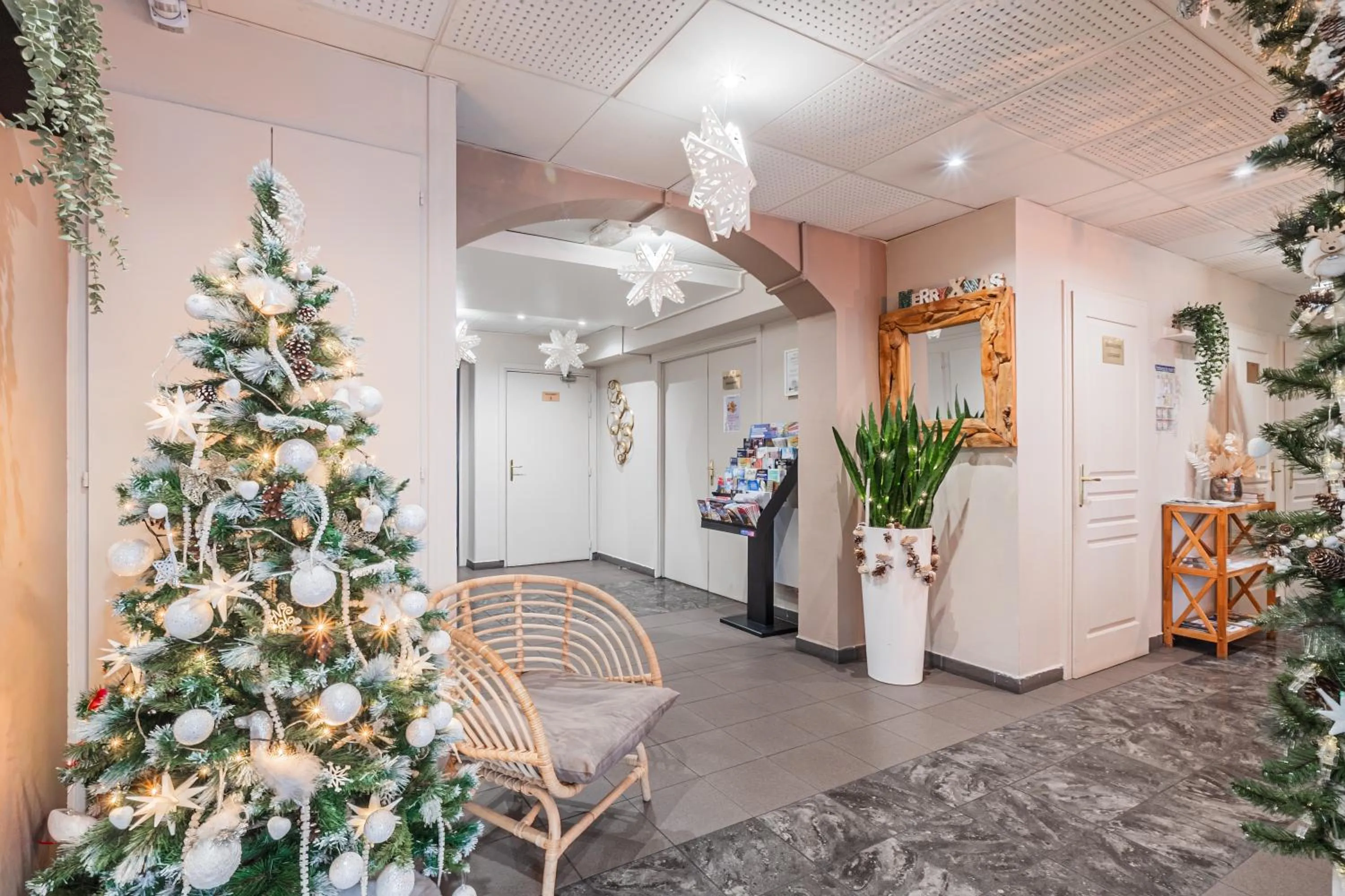 Lobby or reception in Residhotel Mulhouse Centre