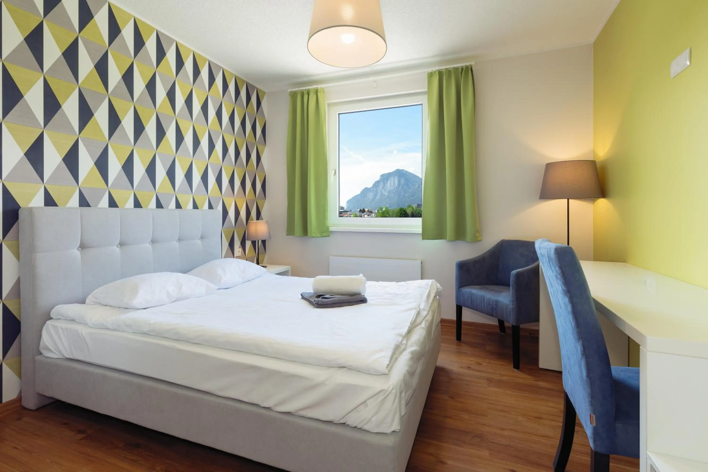 Spring, Bed in Hostel Marmota