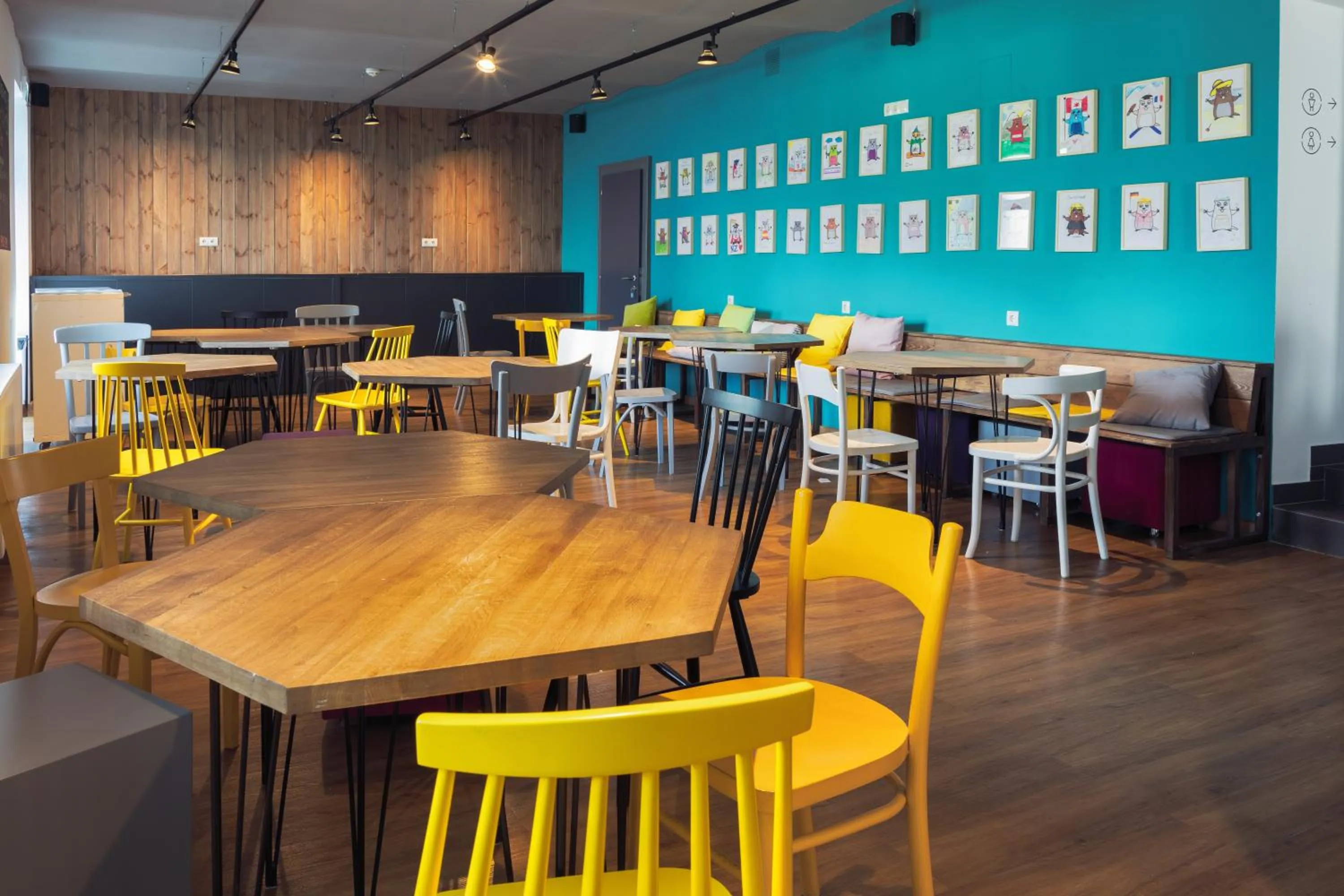 Restaurant/places to eat in Hostel Marmota