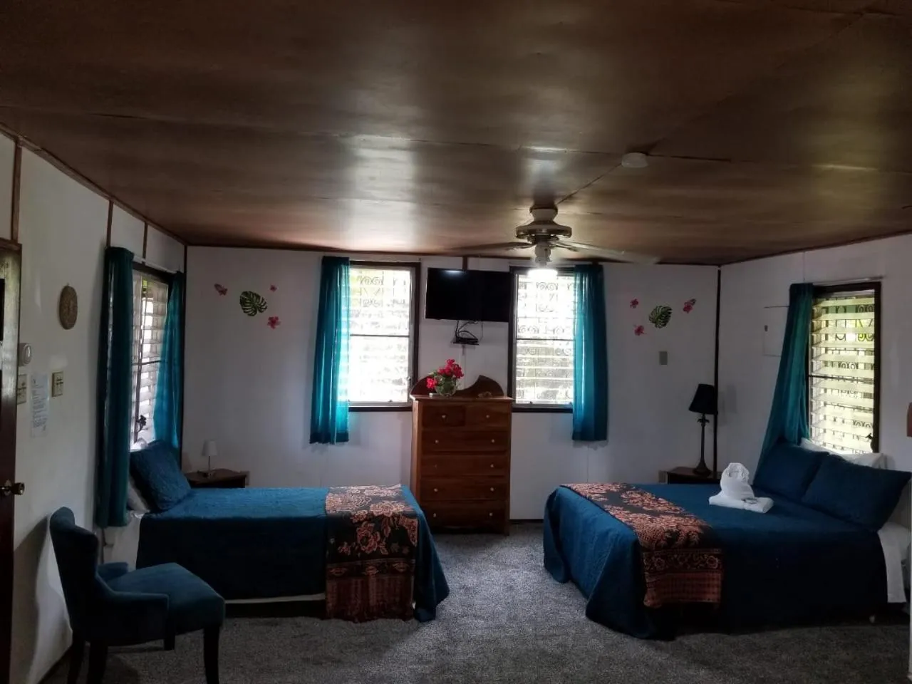 Photo of the whole room in River Bend Resort Bze