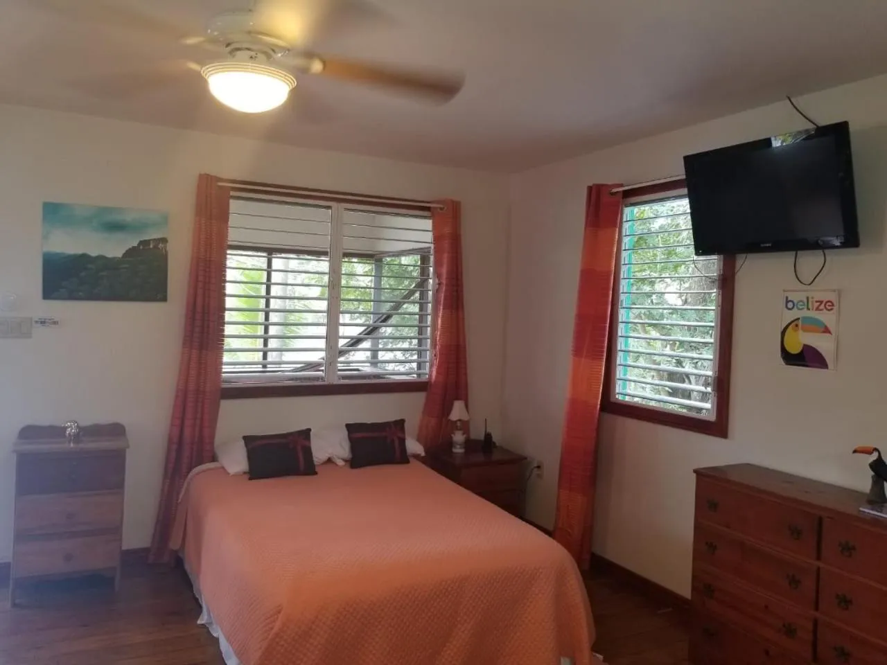 TV and multimedia in River Bend Resort Bze