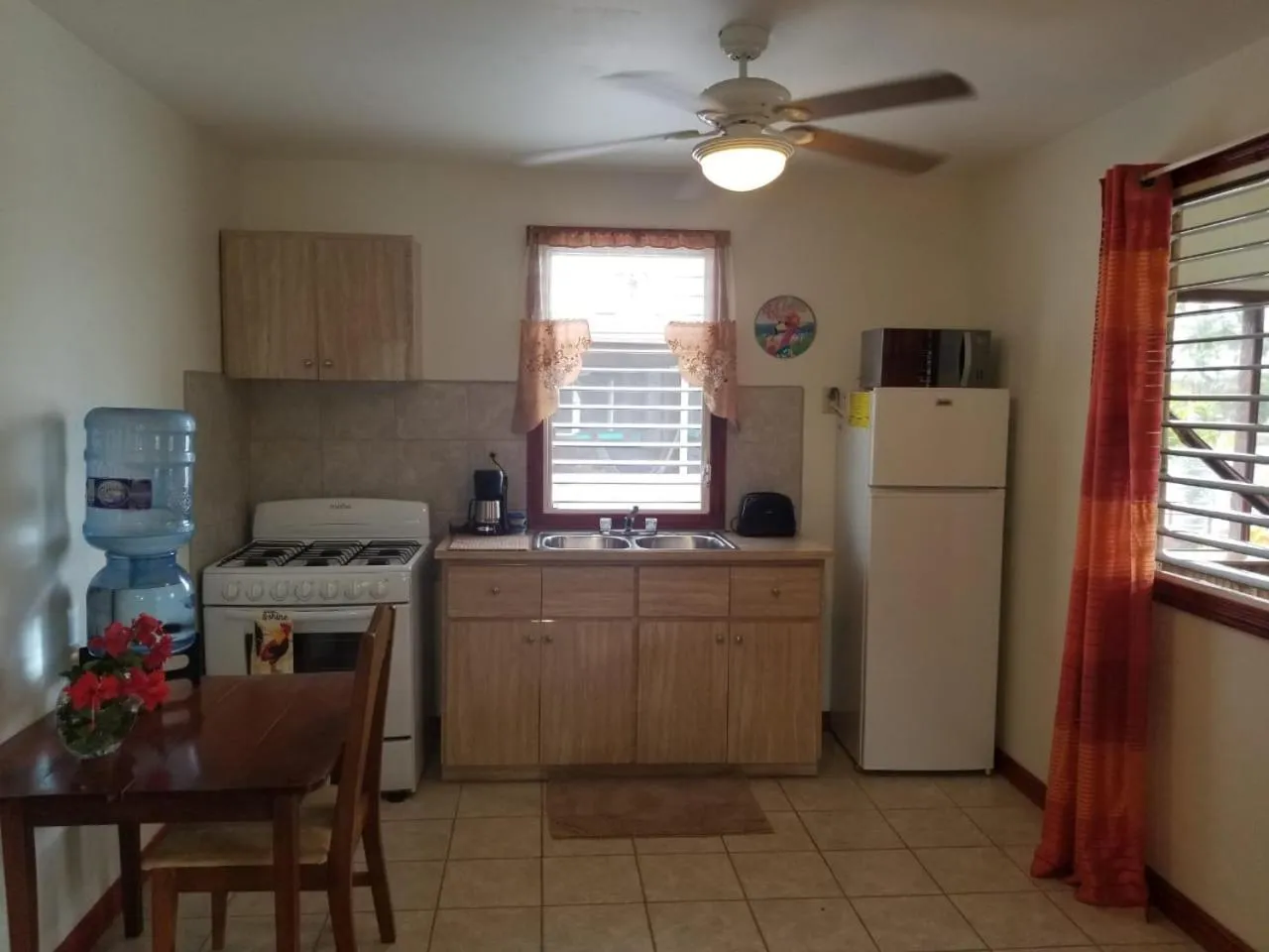 Kitchen or kitchenette in River Bend Resort Bze