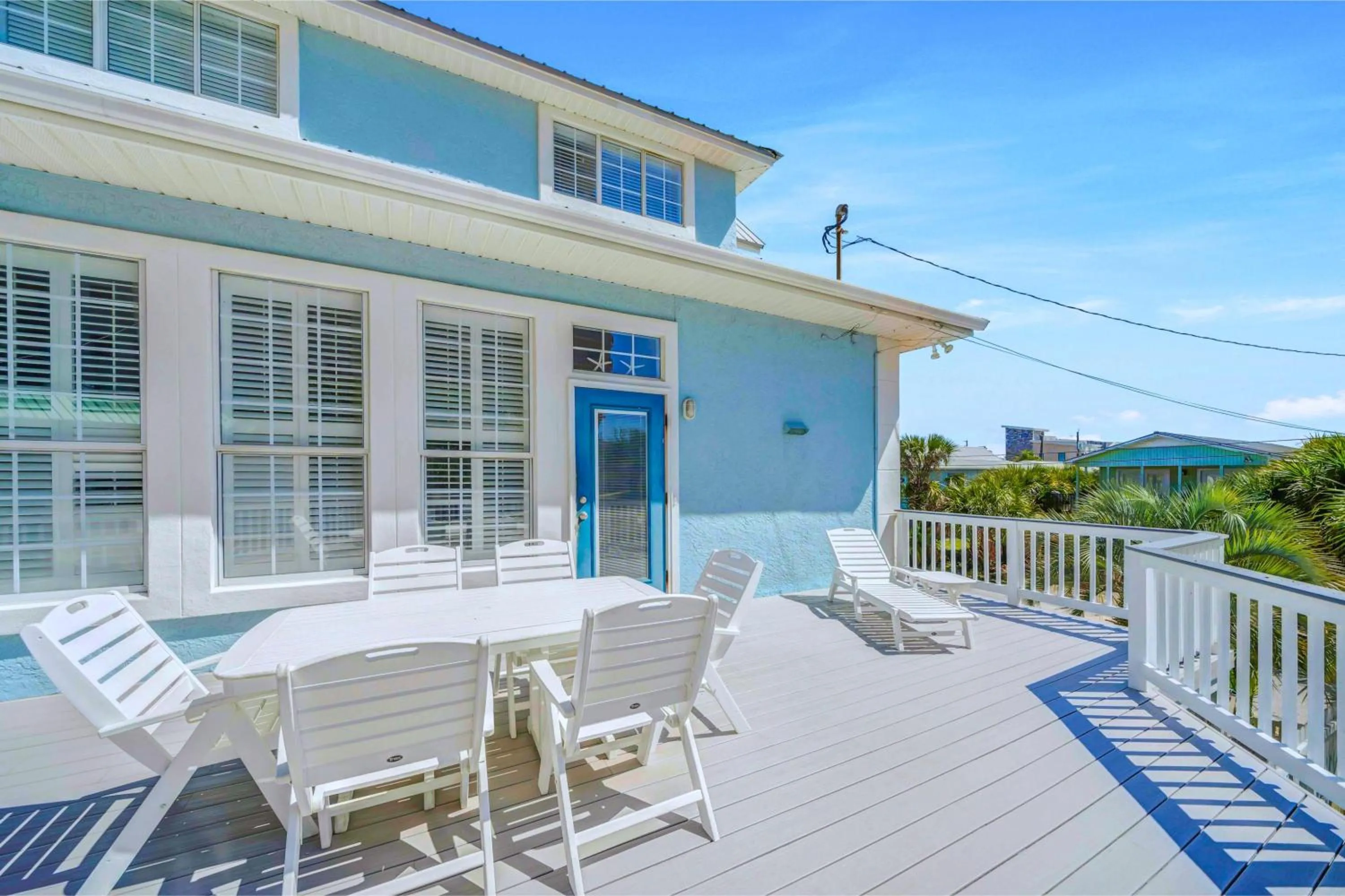 Property building in Casa Palmera