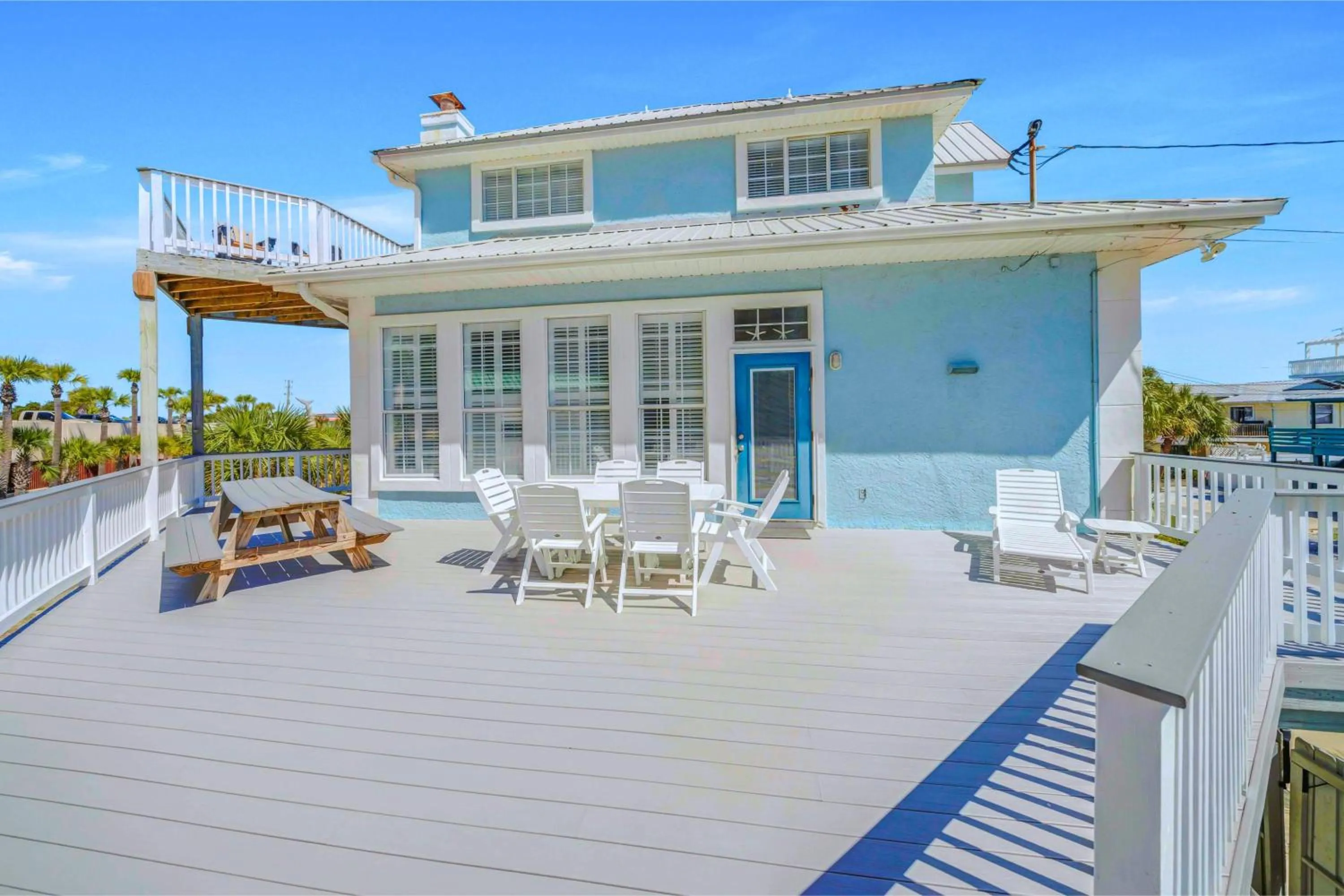 Property building in Casa Palmera