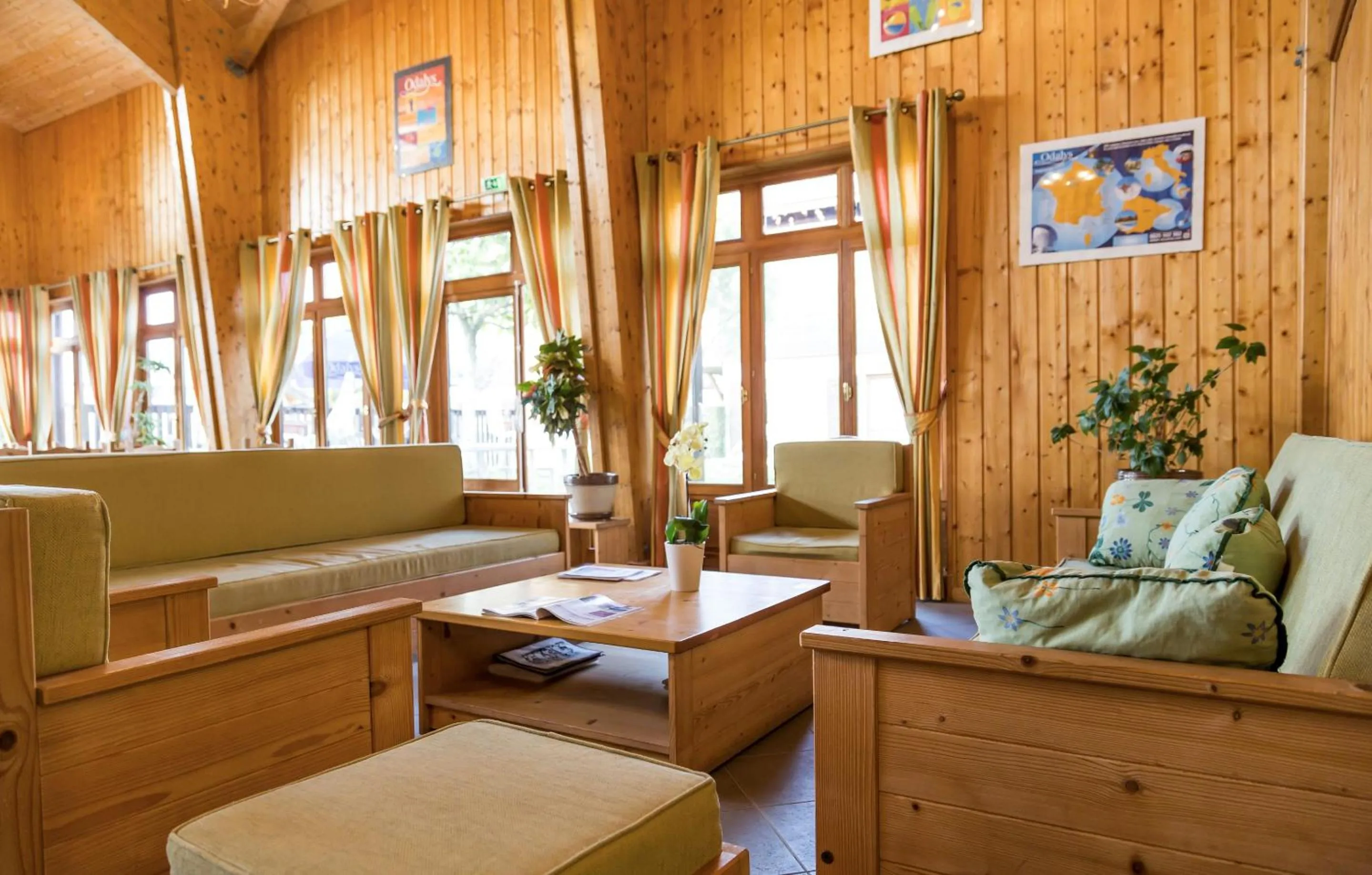 Lobby or reception in Résidence Odalys Les Chalets d'Evian