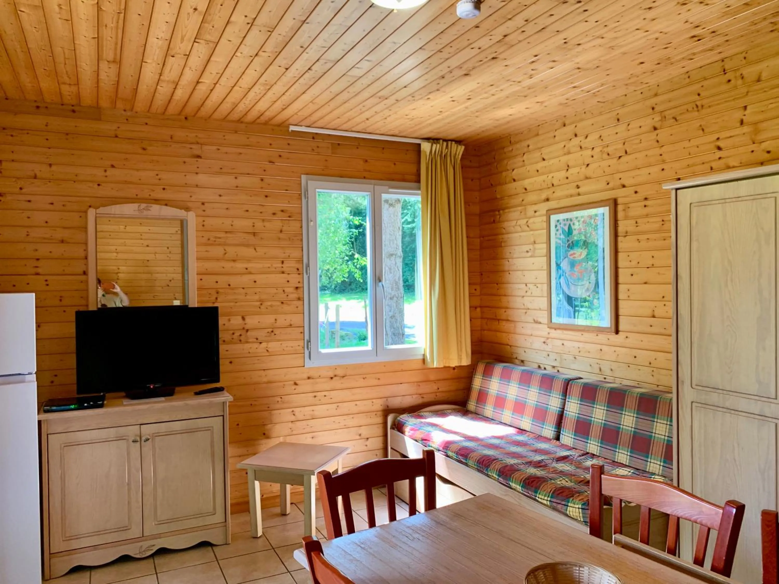 TV and multimedia in Terres de France - Natura Resort Pescalis