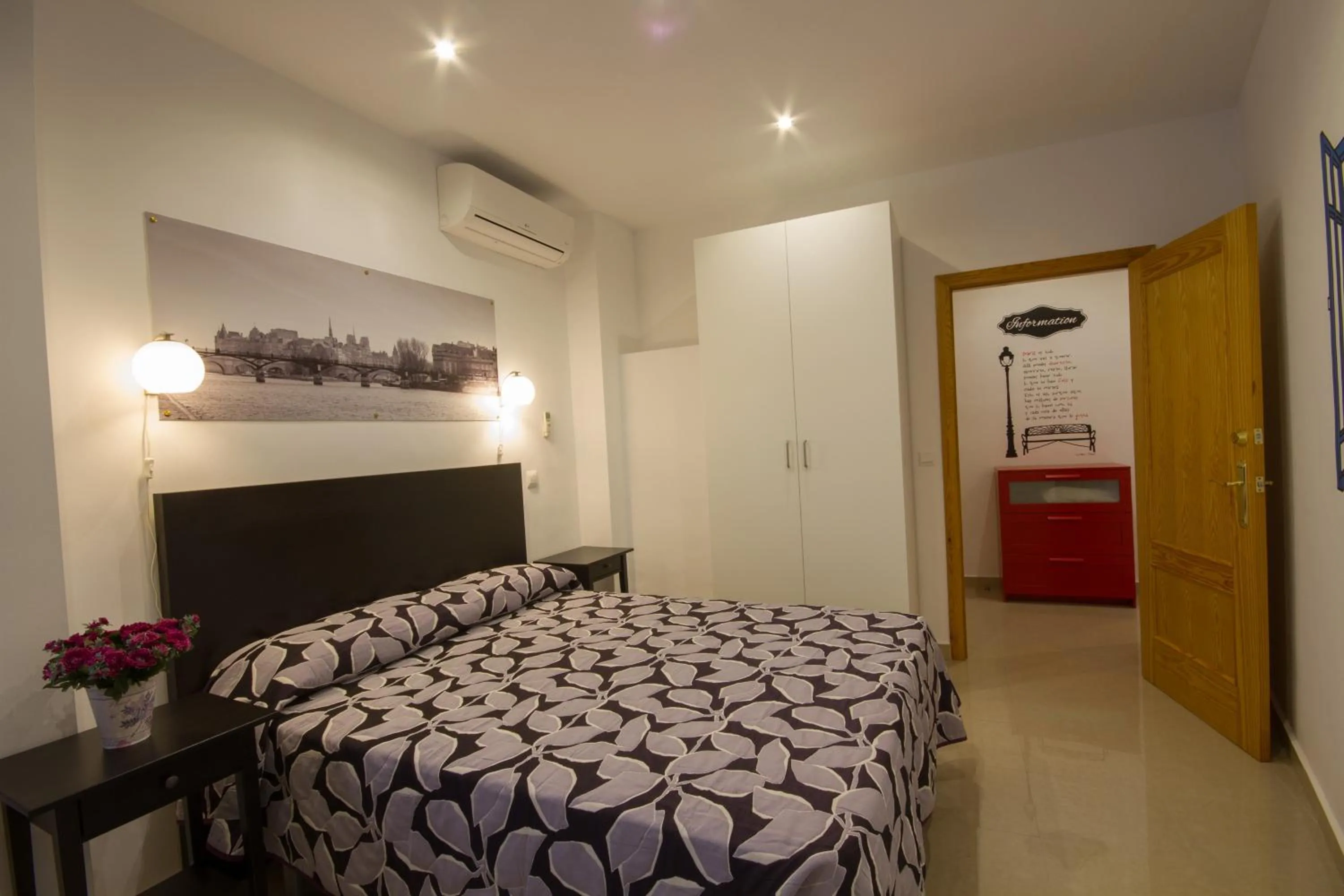 Bedroom, Bed in Apartamentos El Templo Suites