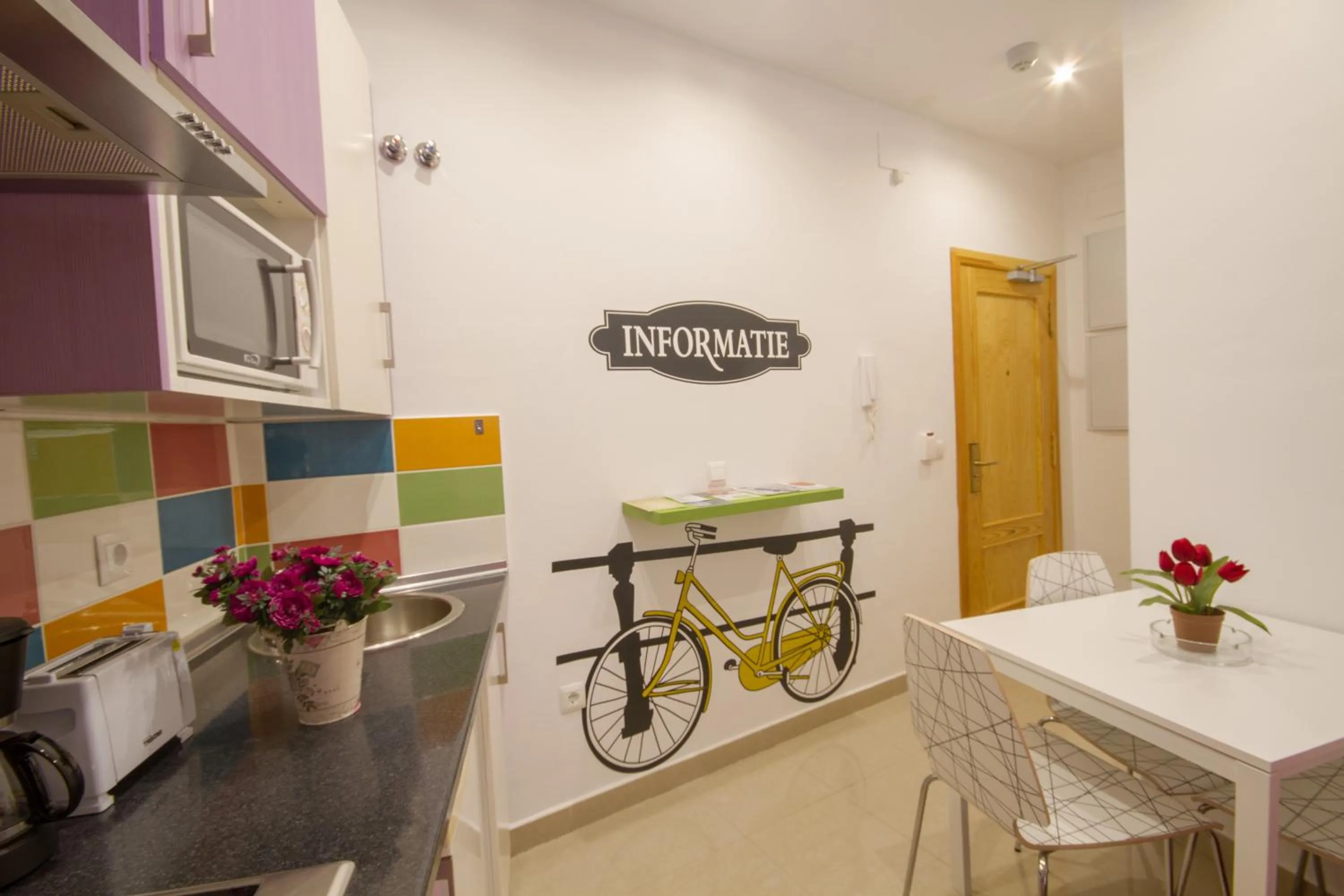 Kitchen or kitchenette in Apartamentos El Templo Suites