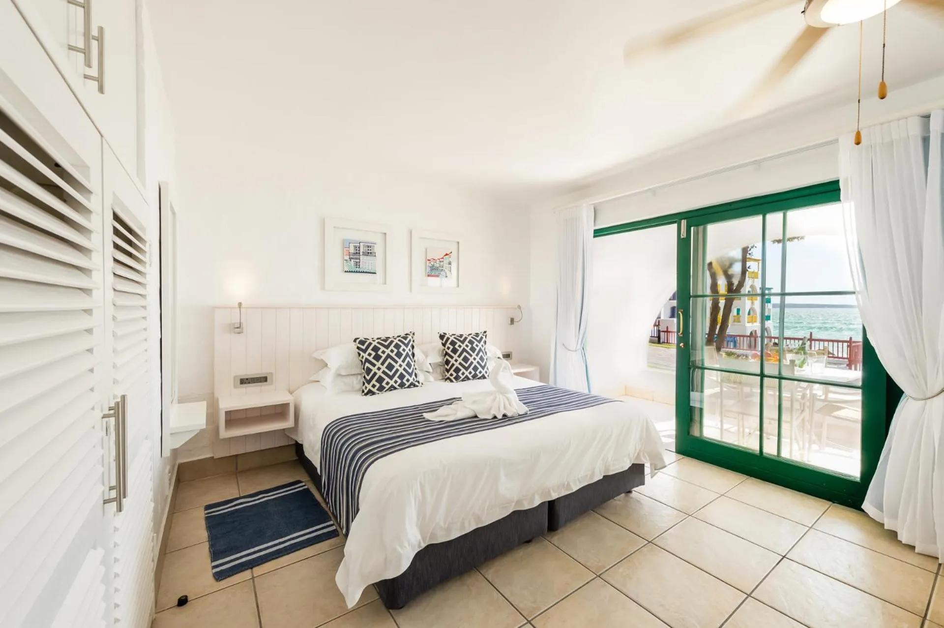 Bed in Club Mykonos Langebaan