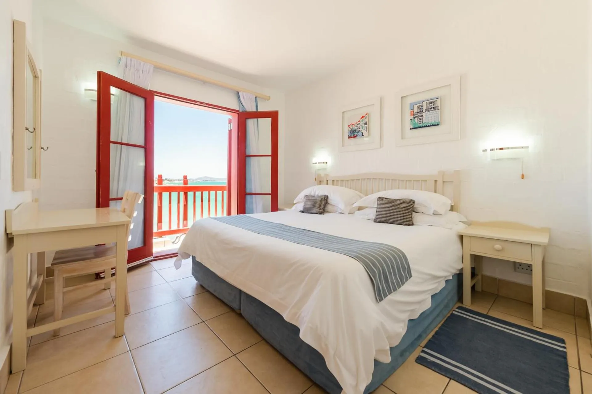 Bed in Club Mykonos Langebaan