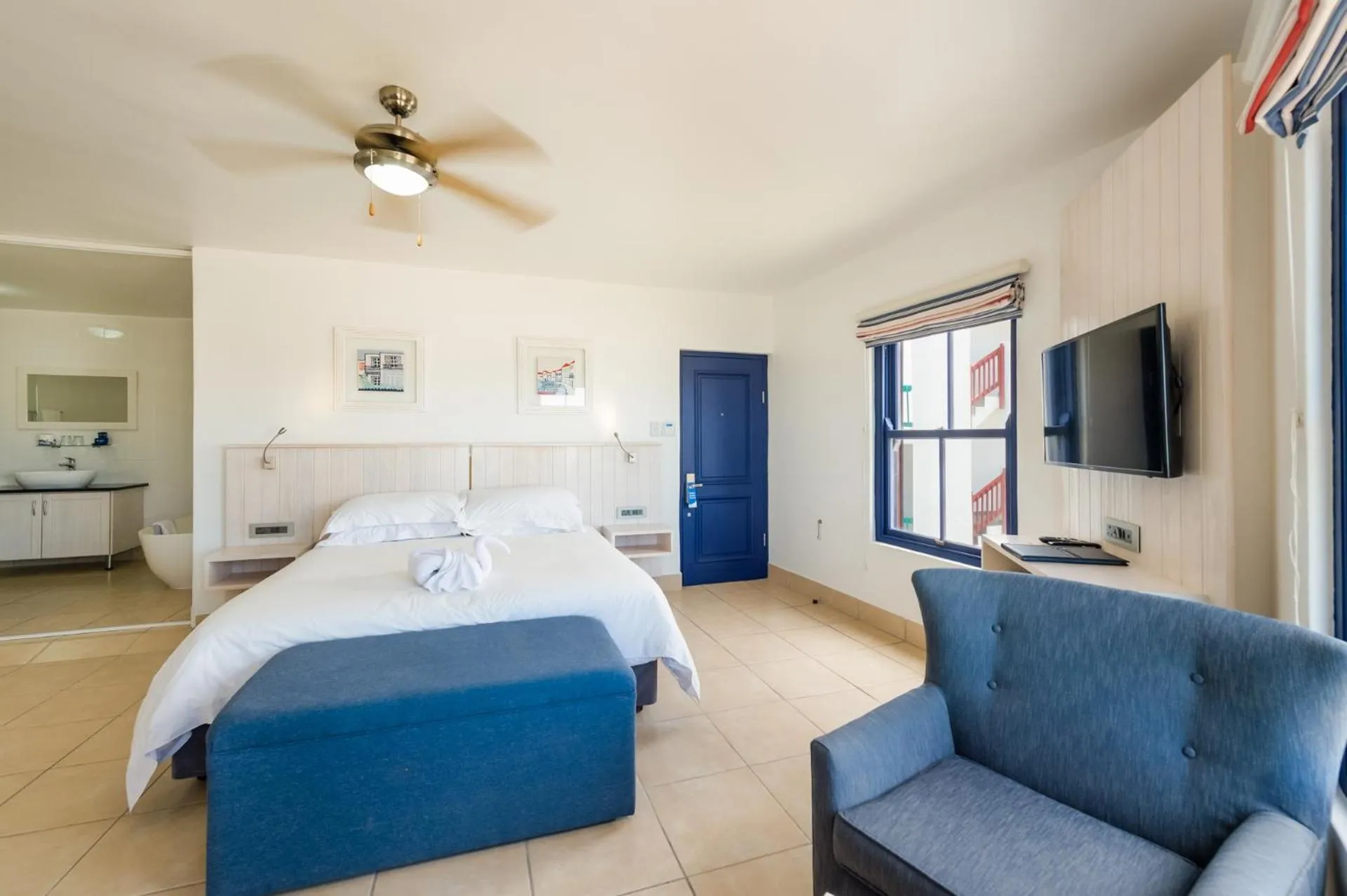 Bed in Club Mykonos Langebaan