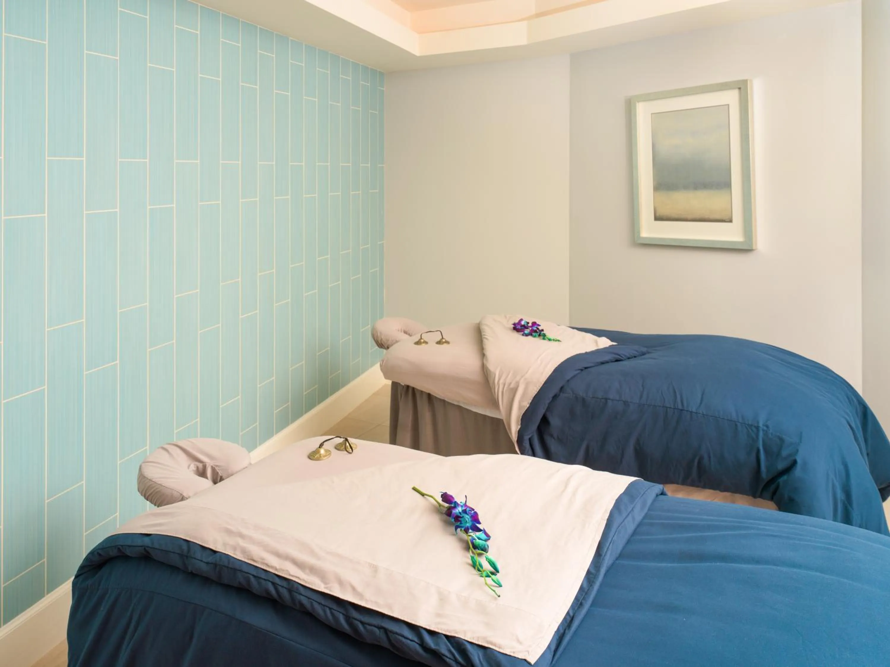 Massage, Bed in The Reefs Resort and Club