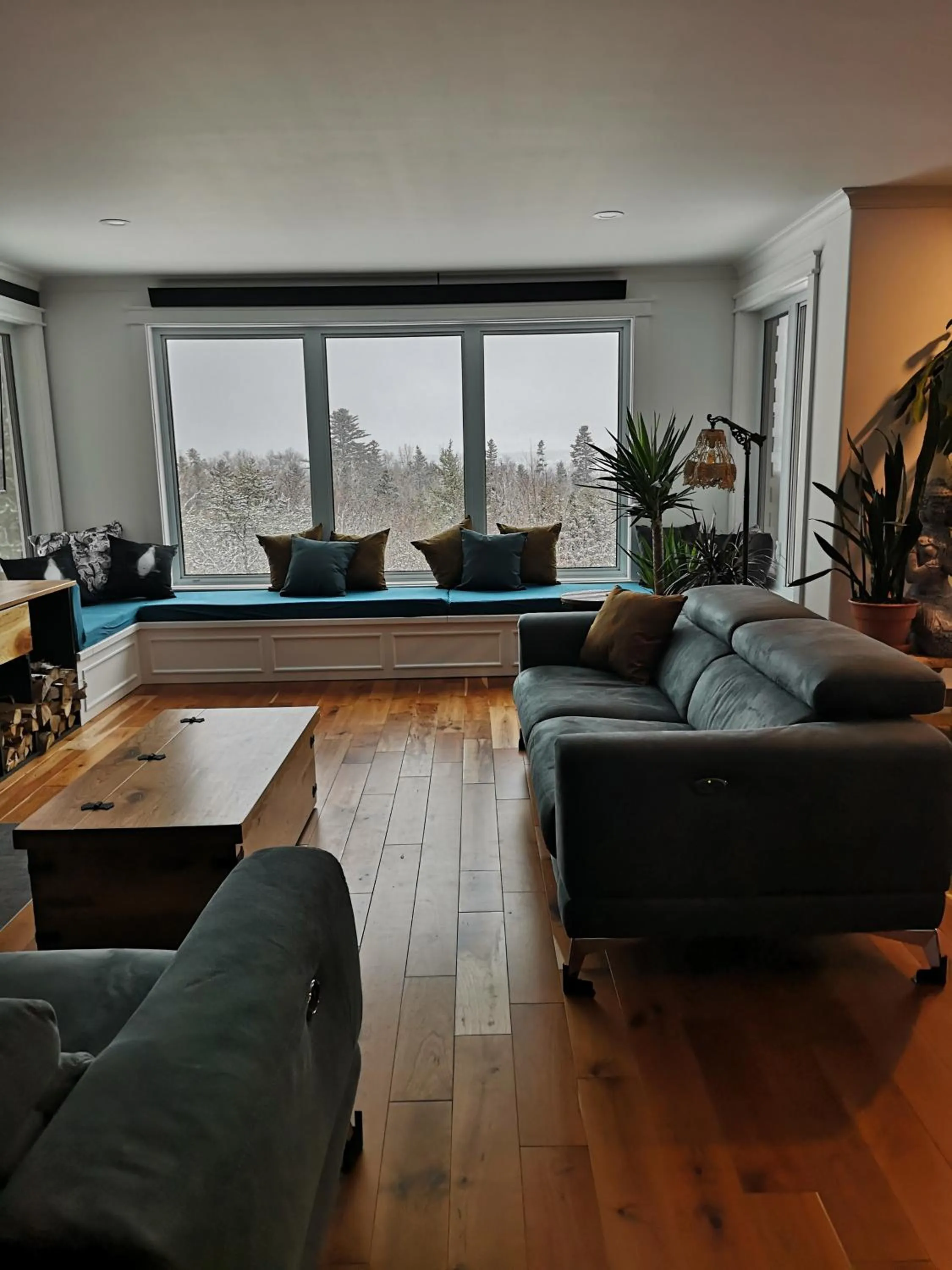 Communal lounge/ TV room in Au Cachalot Caché le gîte hôtel