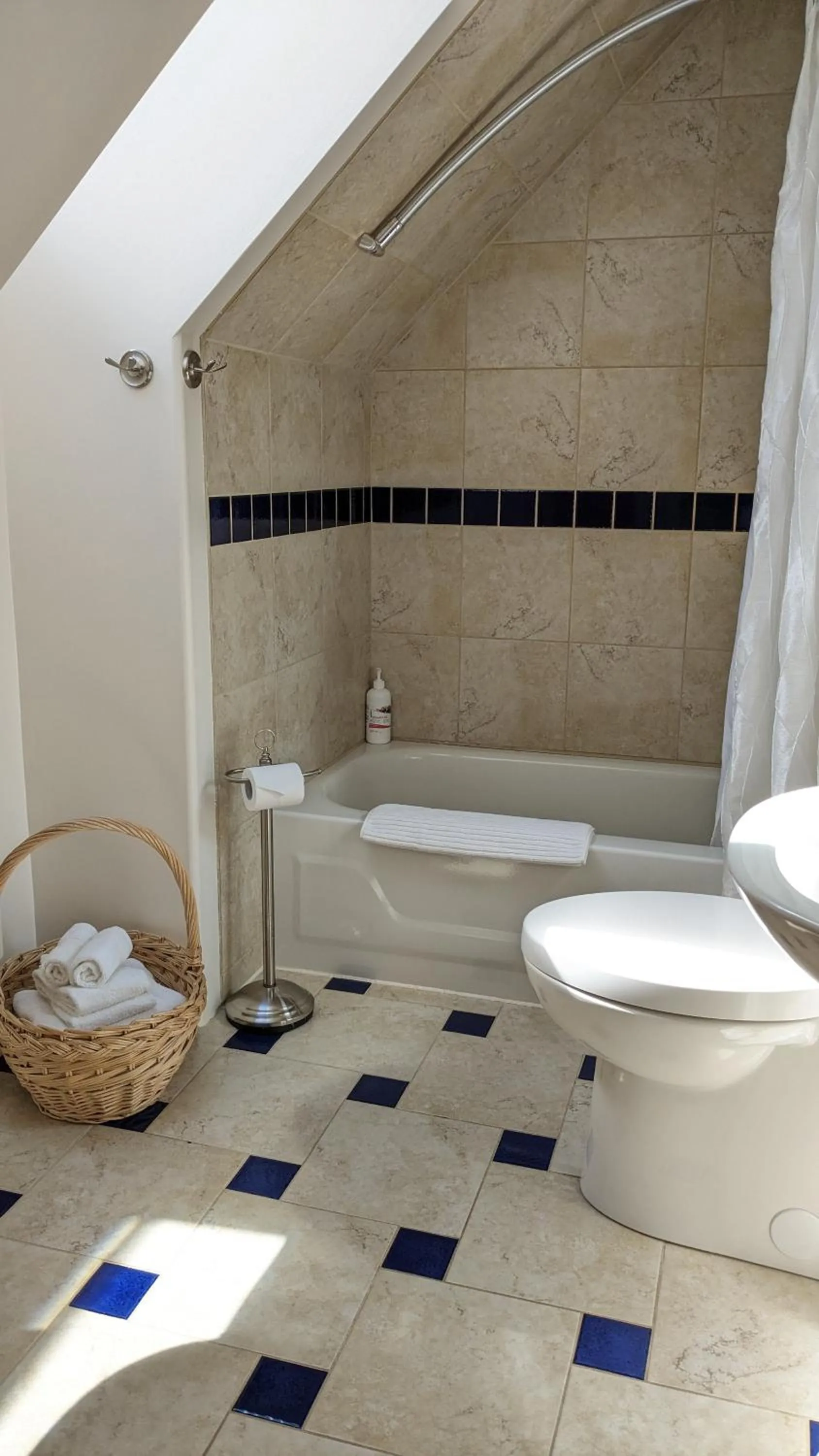 Shower in Au Cachalot Caché le gîte hôtel