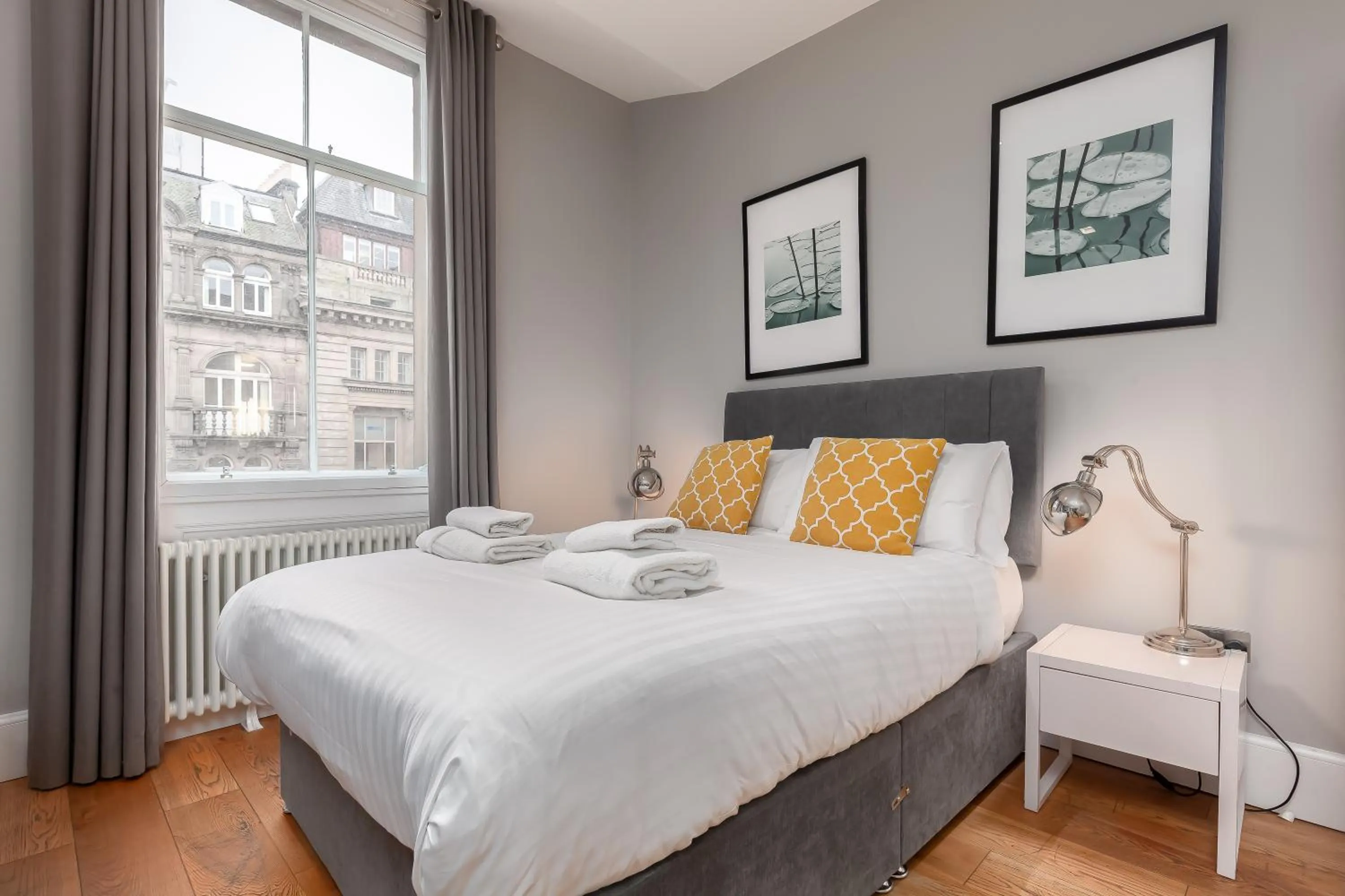 Bed in Destiny Scotland - St Andrew Square Apartments