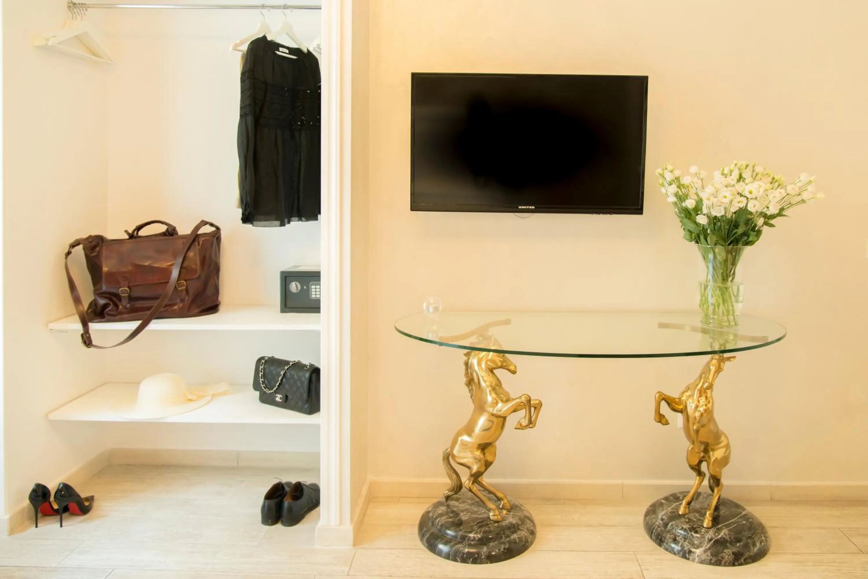 Decorative detail in Ripetta Rooms