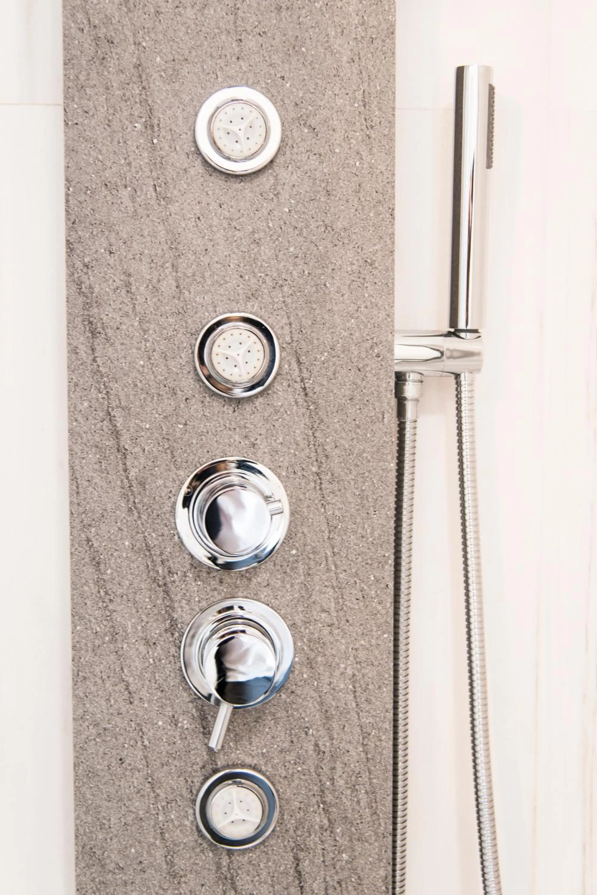 Shower in Ripetta Rooms