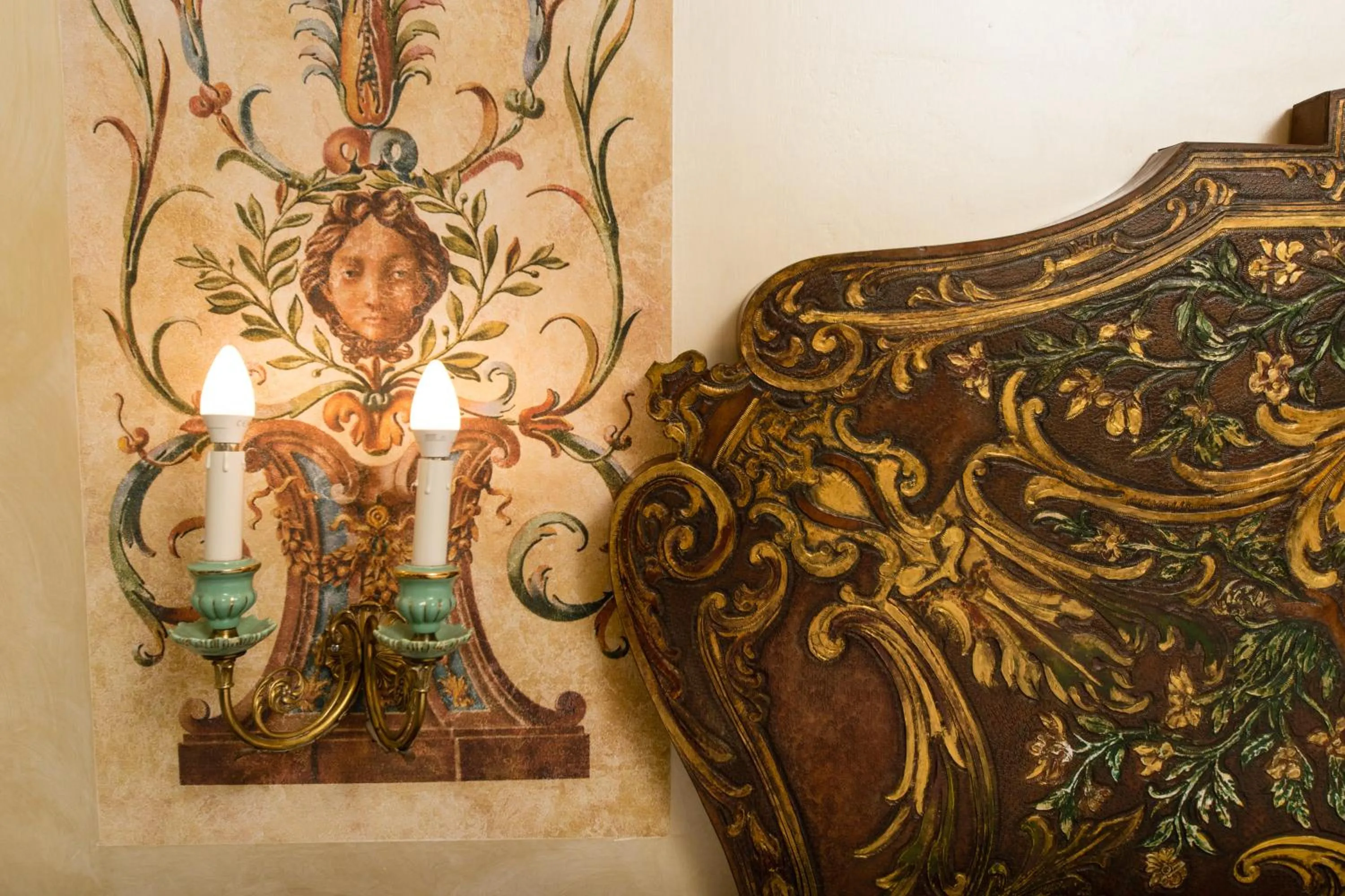 Decorative detail in Ripetta Rooms