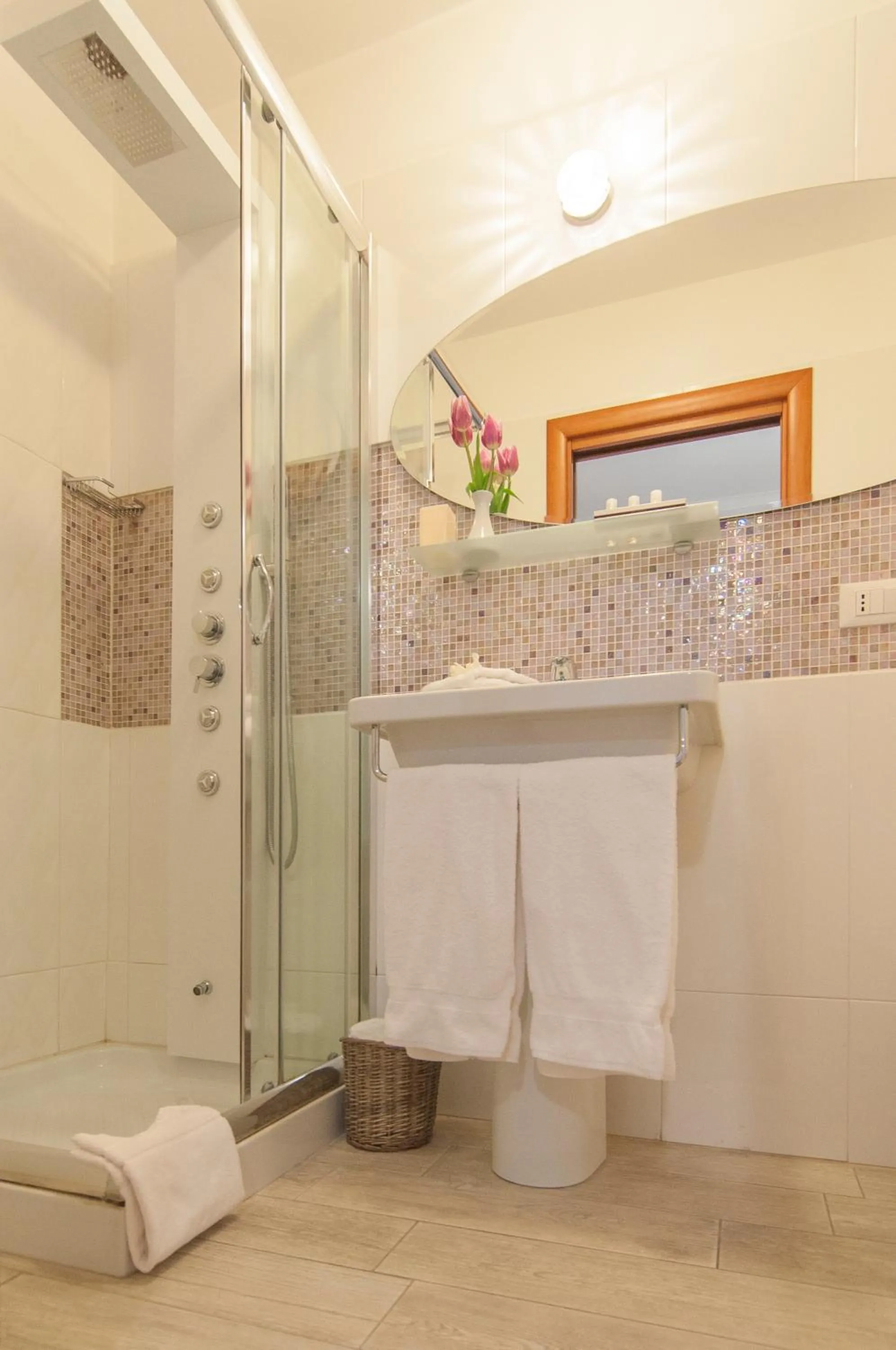 Bathroom in Ripetta Rooms