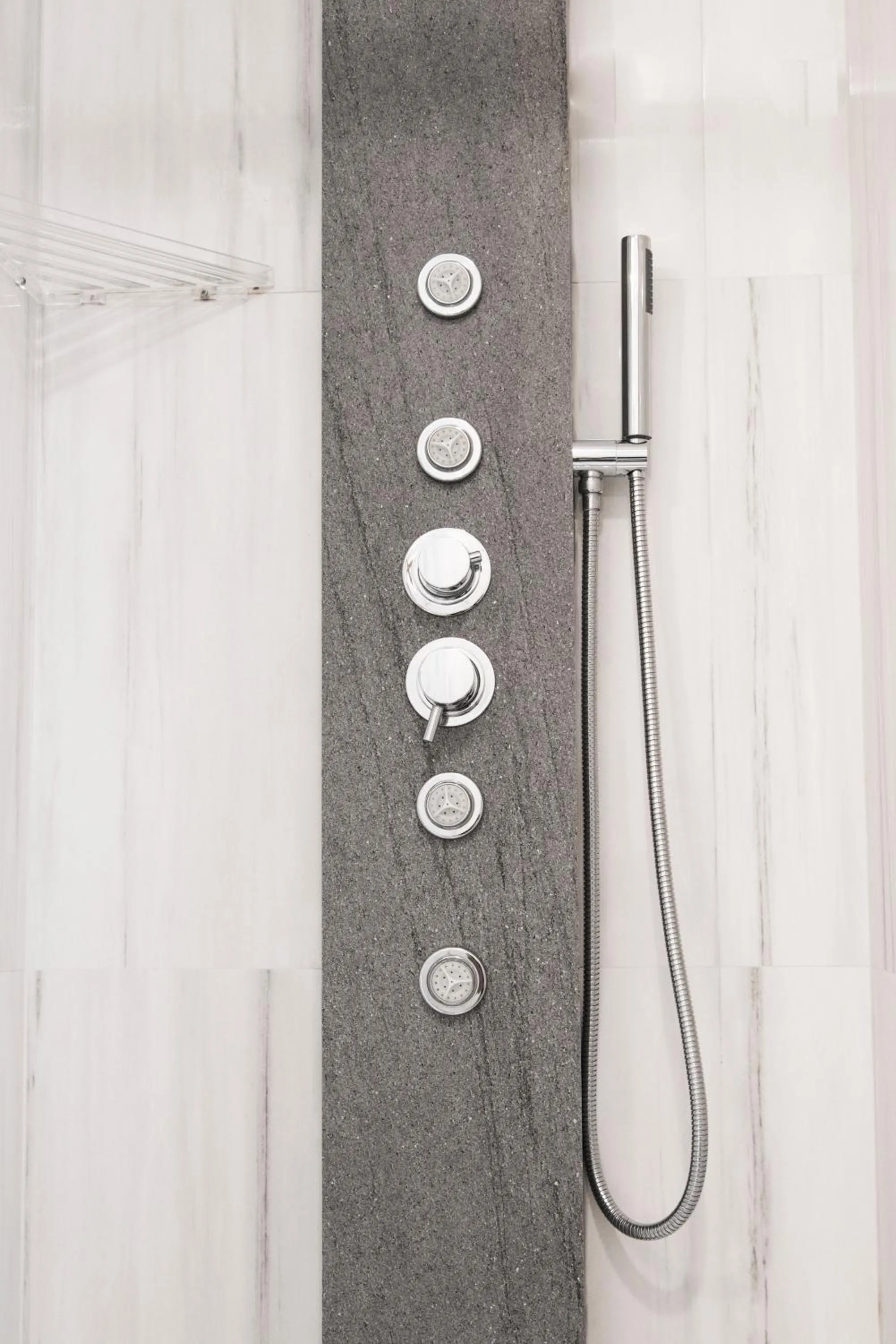 Shower in Ripetta Rooms