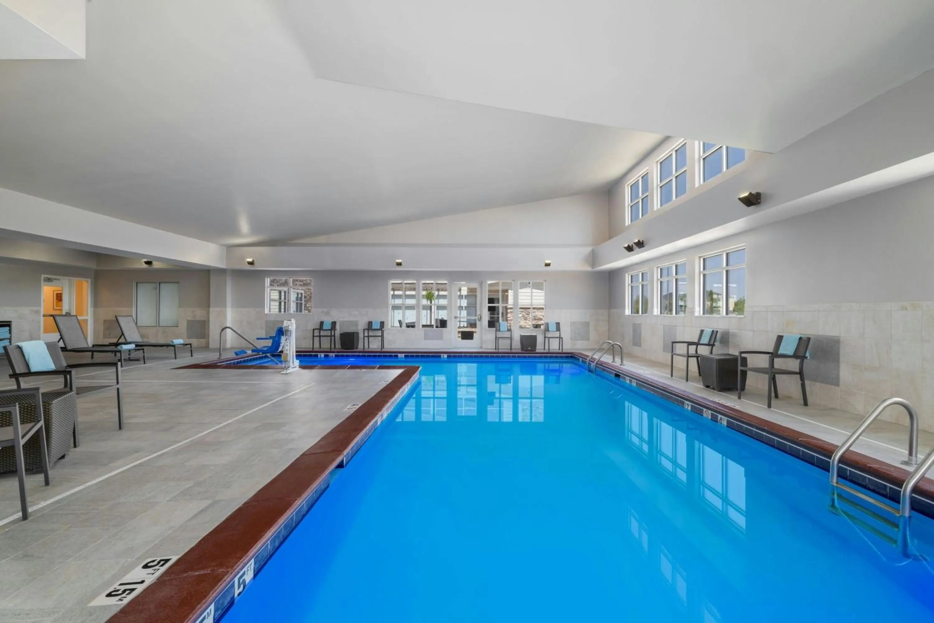 Swimming pool in Residence Inn by Marriott Champaign