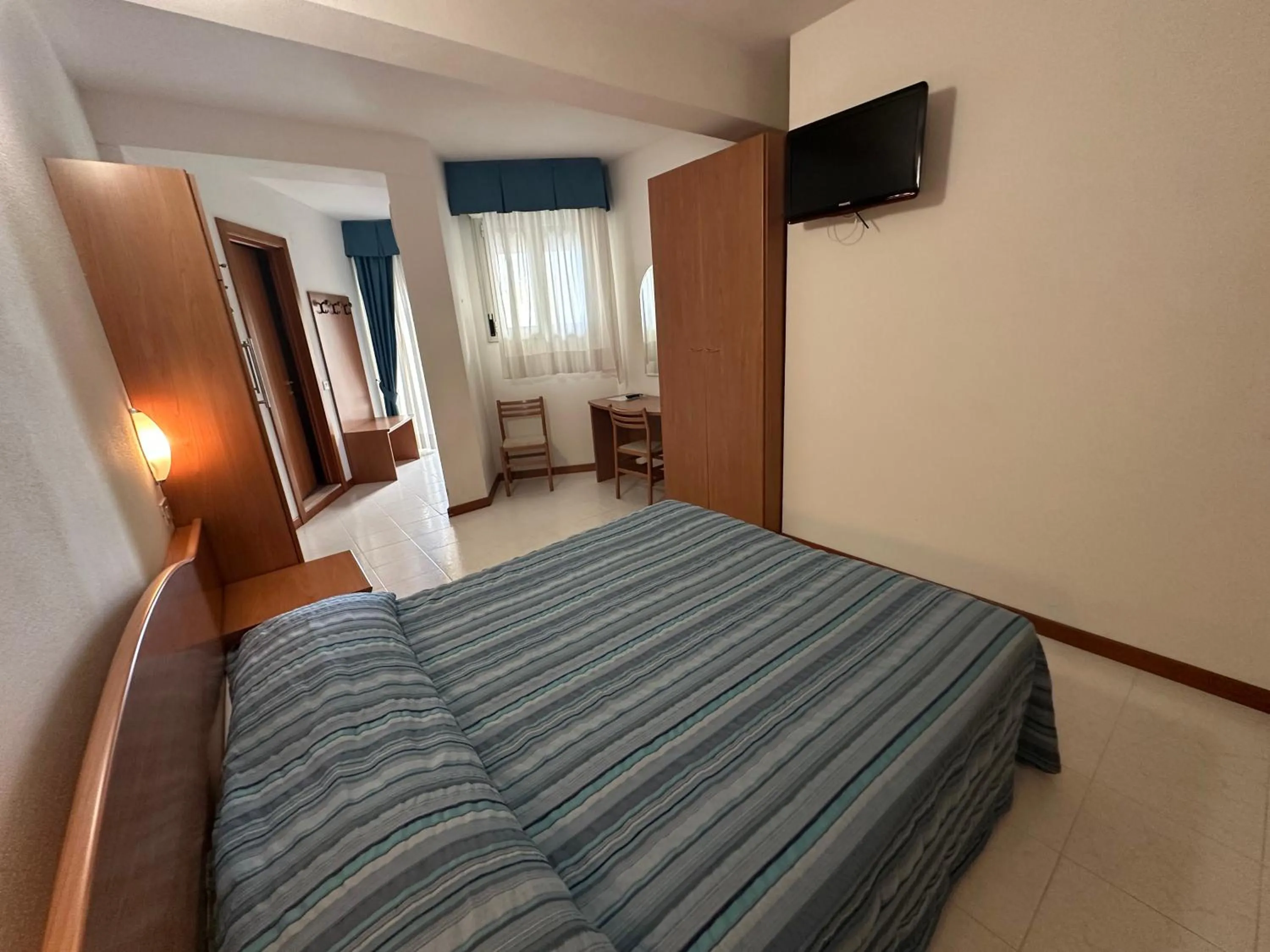 Photo of the whole room in Hotel Vienna