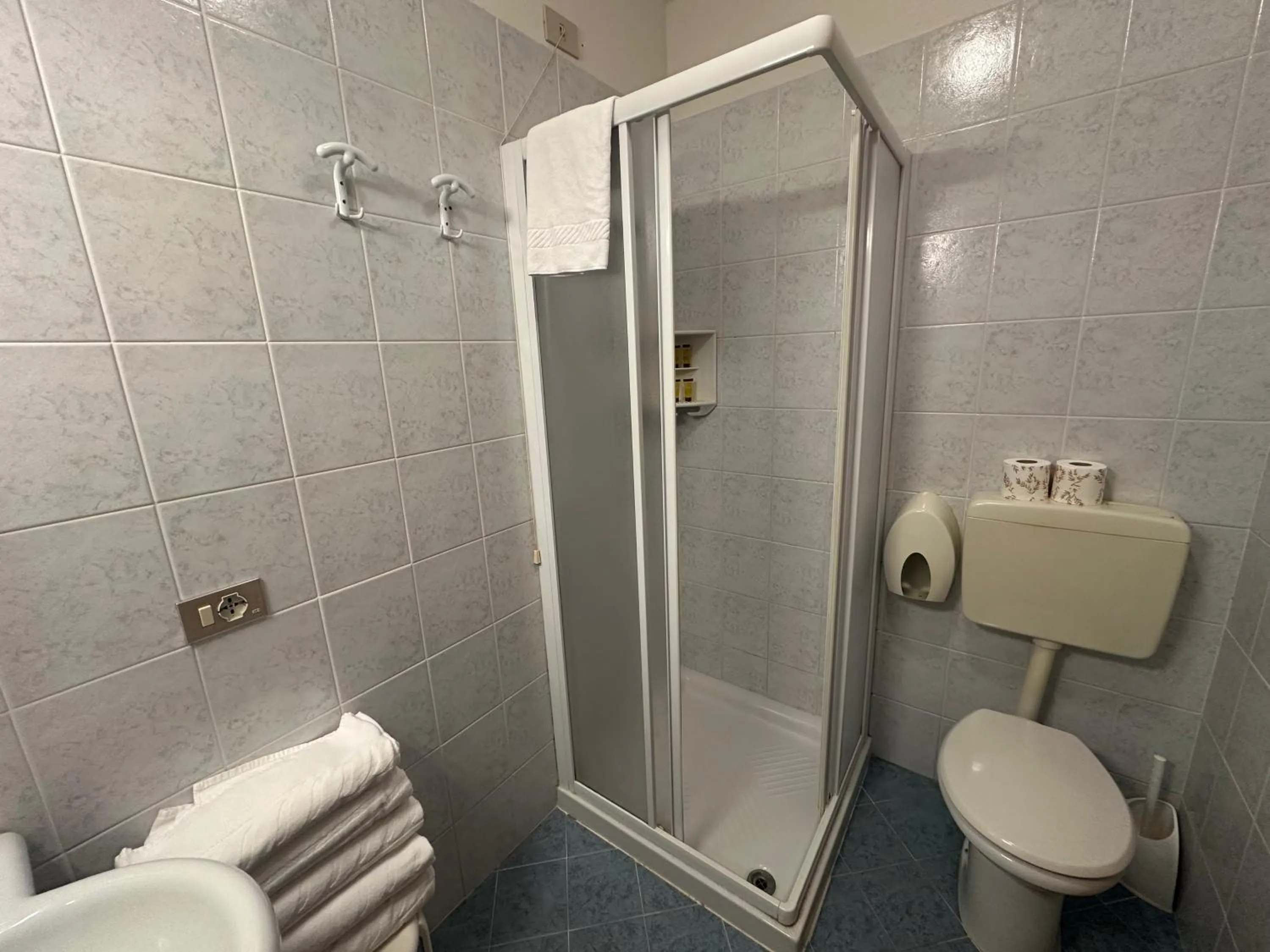 Shower in Hotel Vienna