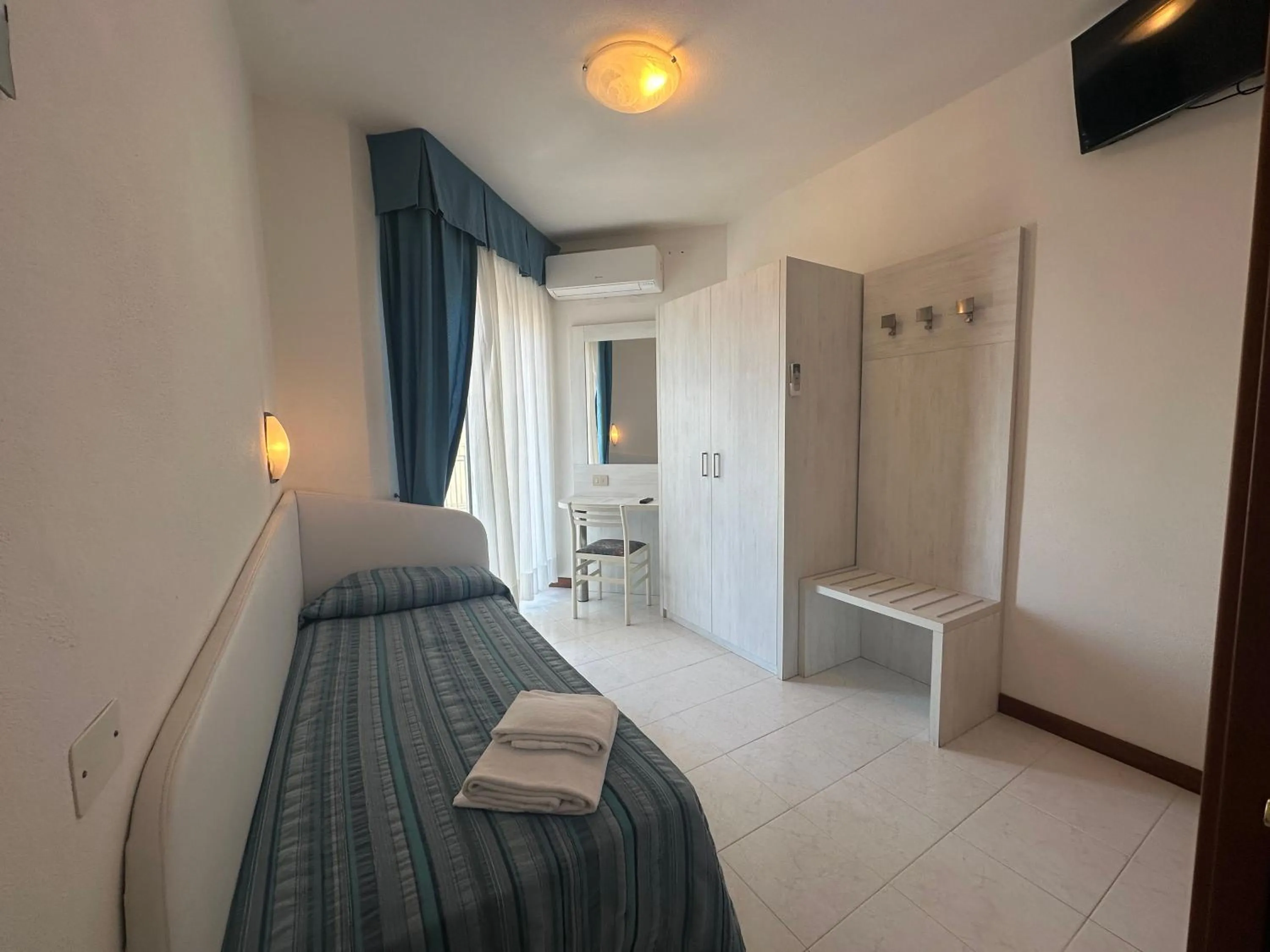 Photo of the whole room in Hotel Vienna