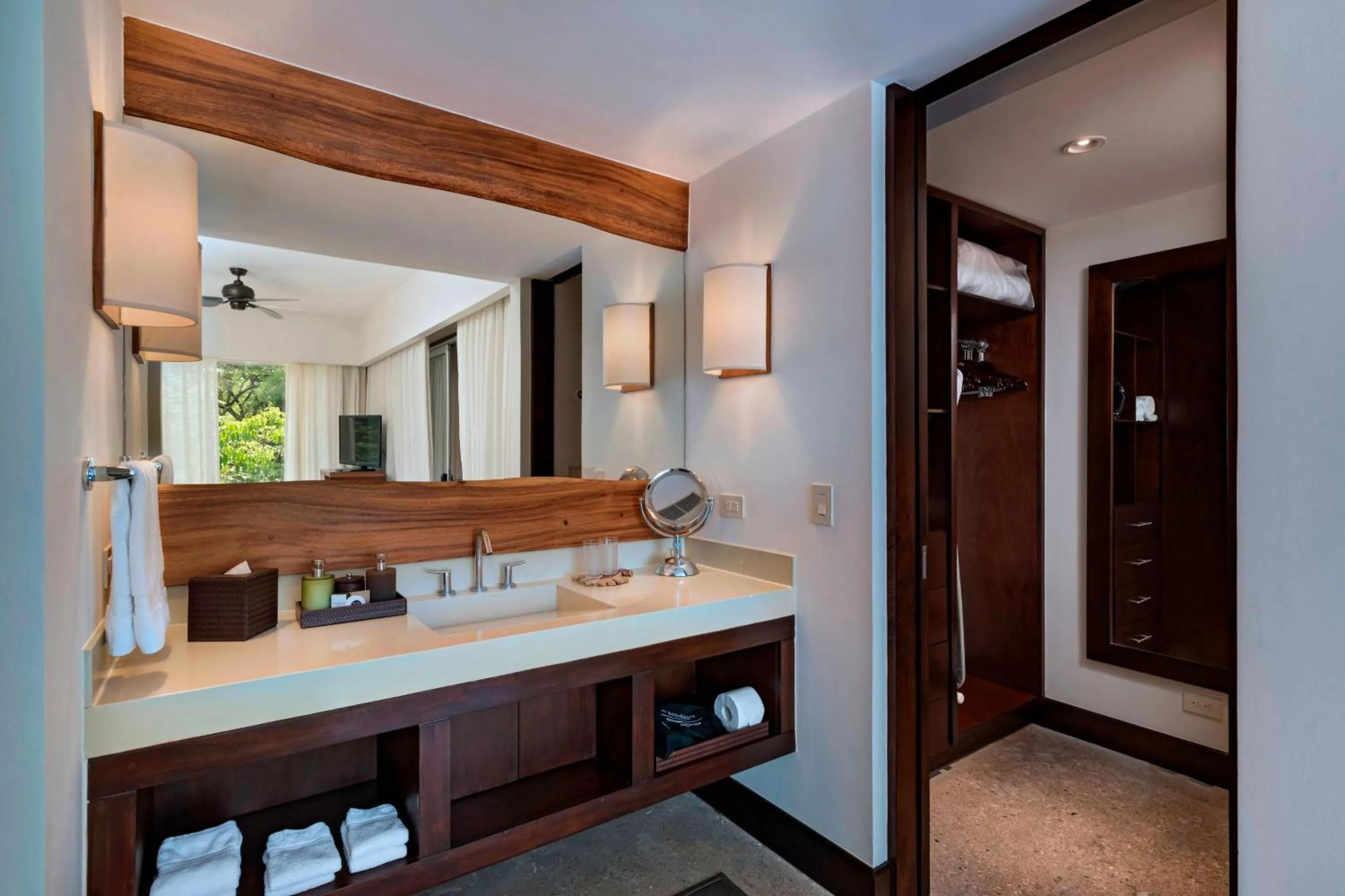 Bathroom in El Mangroove Papagayo, Autograph Collection