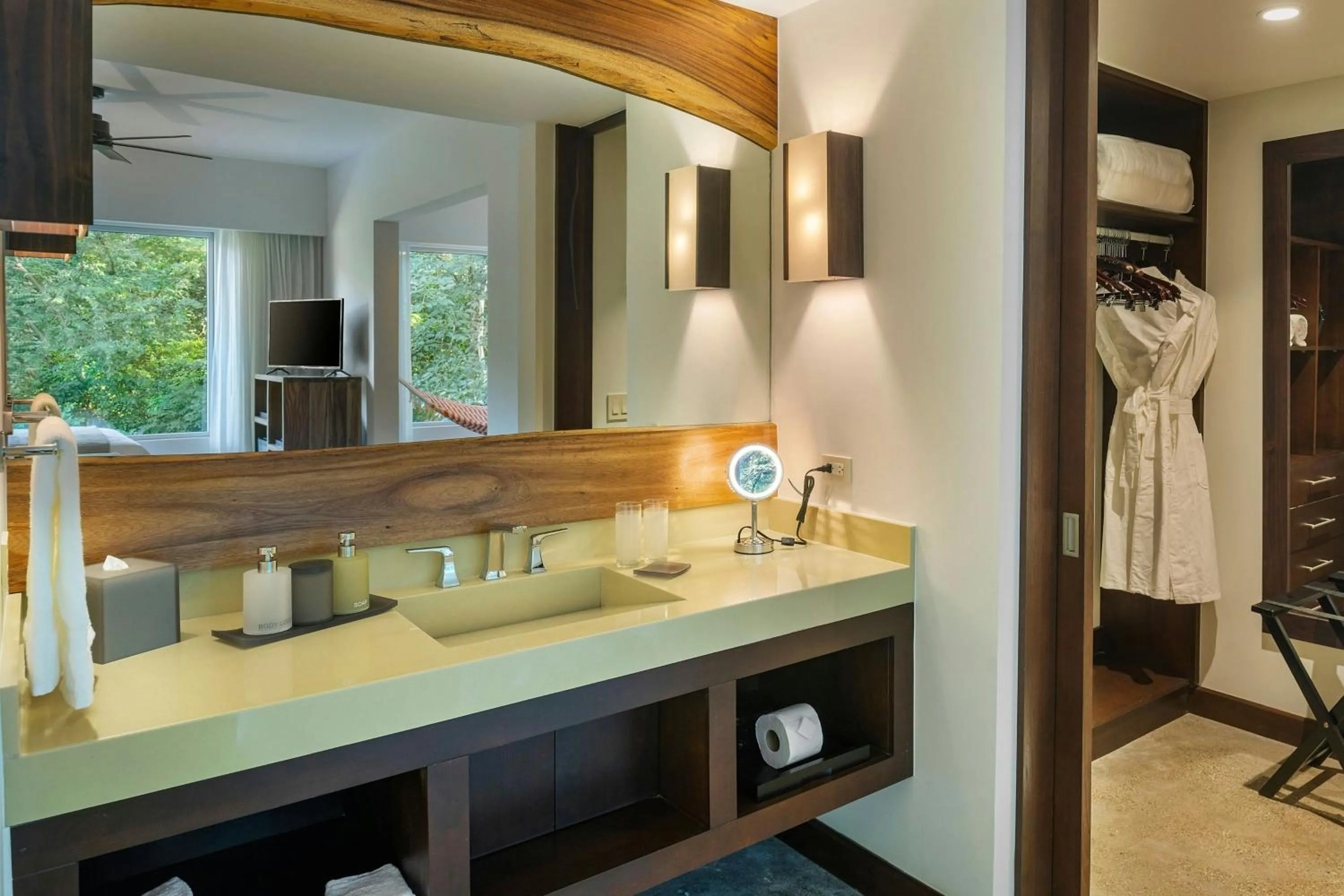 Bedroom in El Mangroove Papagayo, Autograph Collection