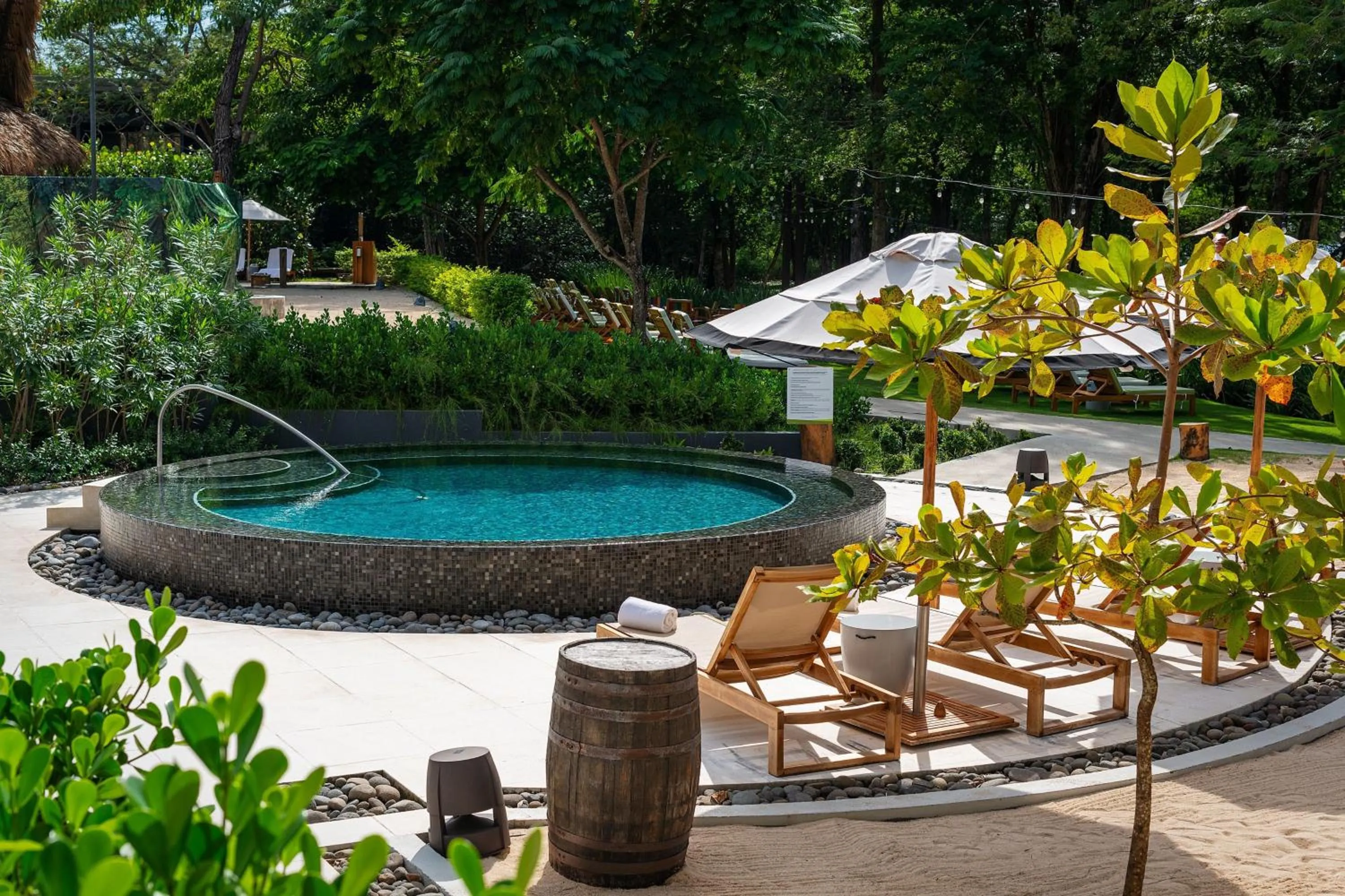 Swimming pool in El Mangroove Papagayo, Autograph Collection