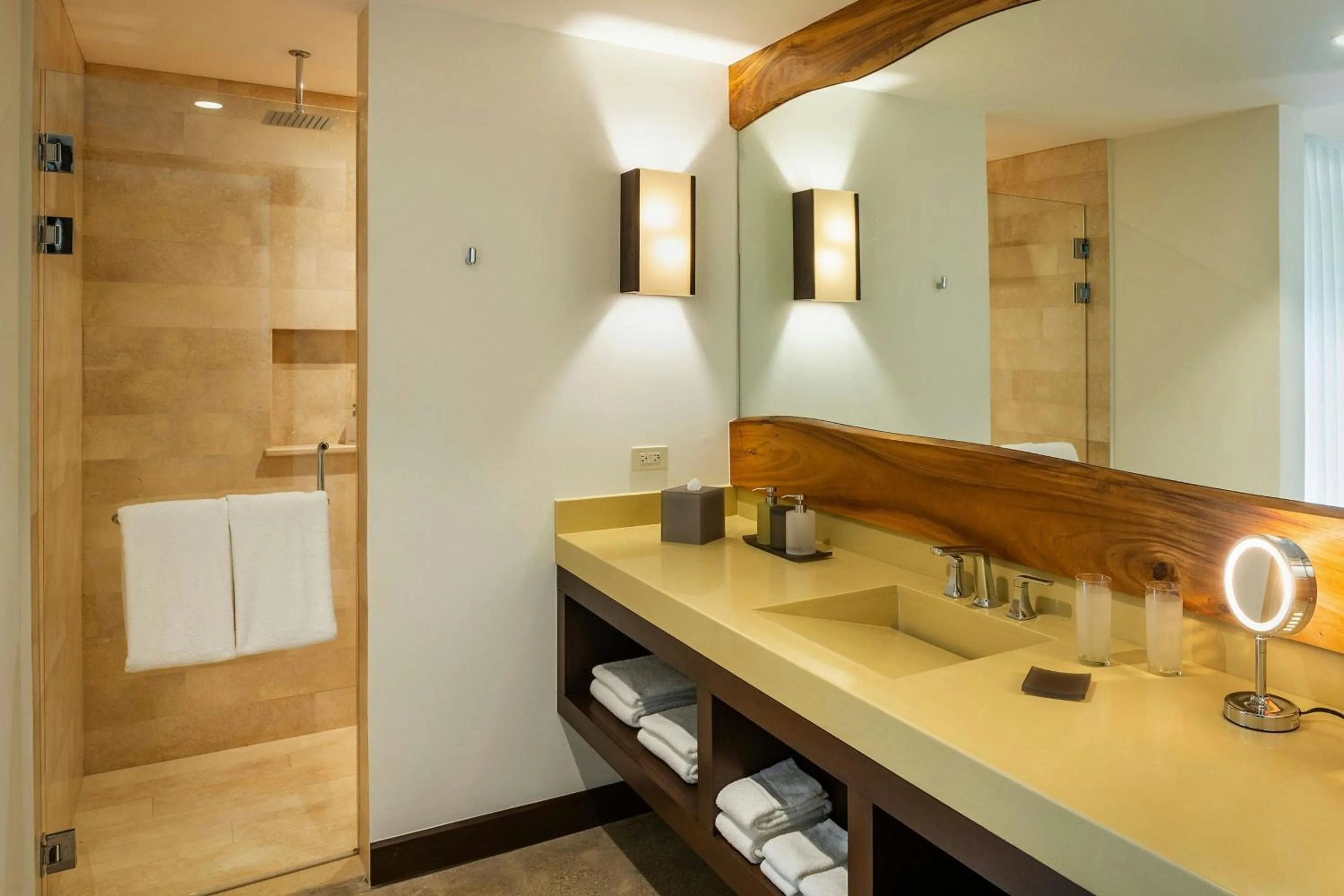 Bathroom in El Mangroove Papagayo, Autograph Collection