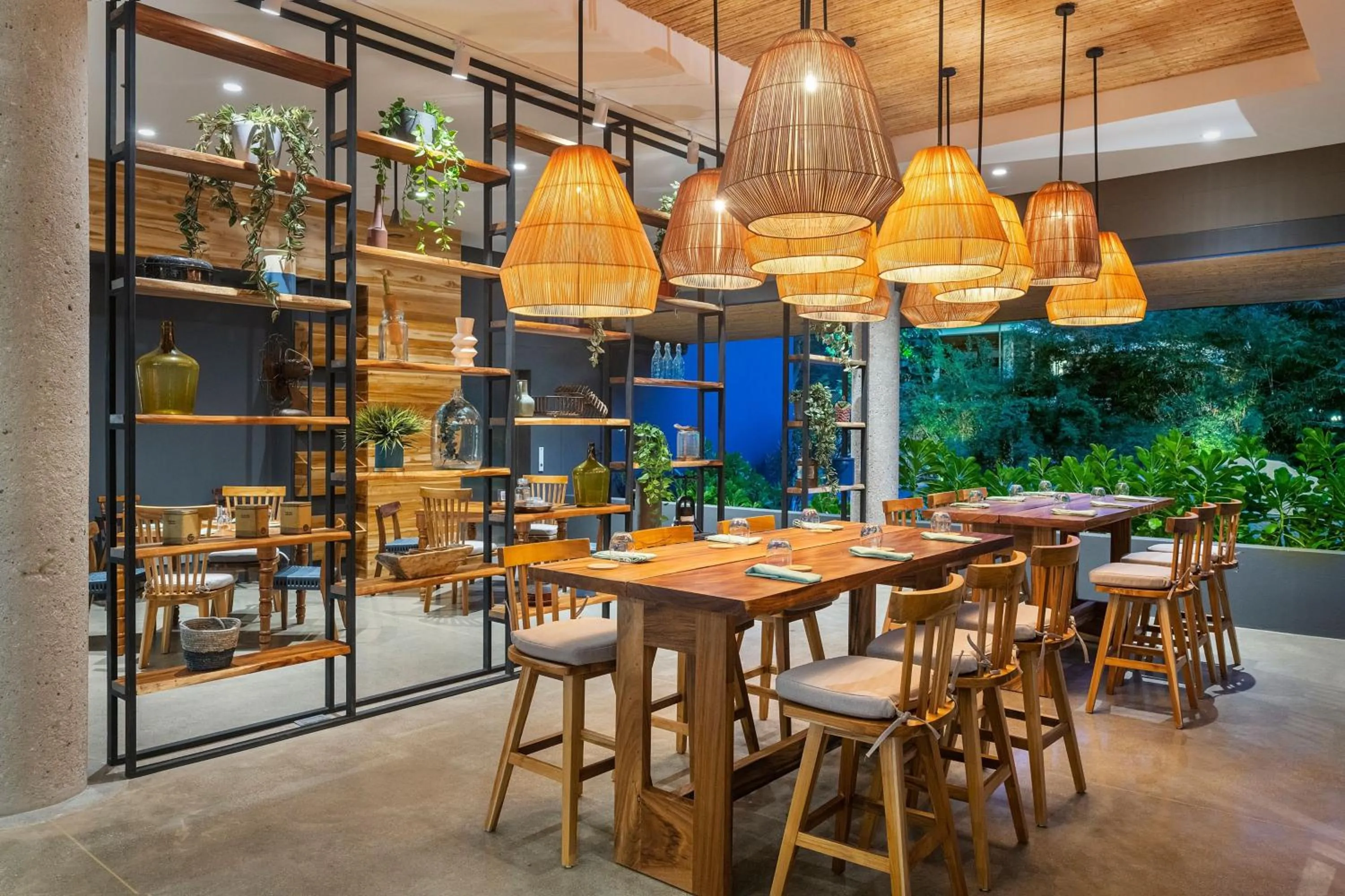 Restaurant/places to eat in El Mangroove Papagayo, Autograph Collection