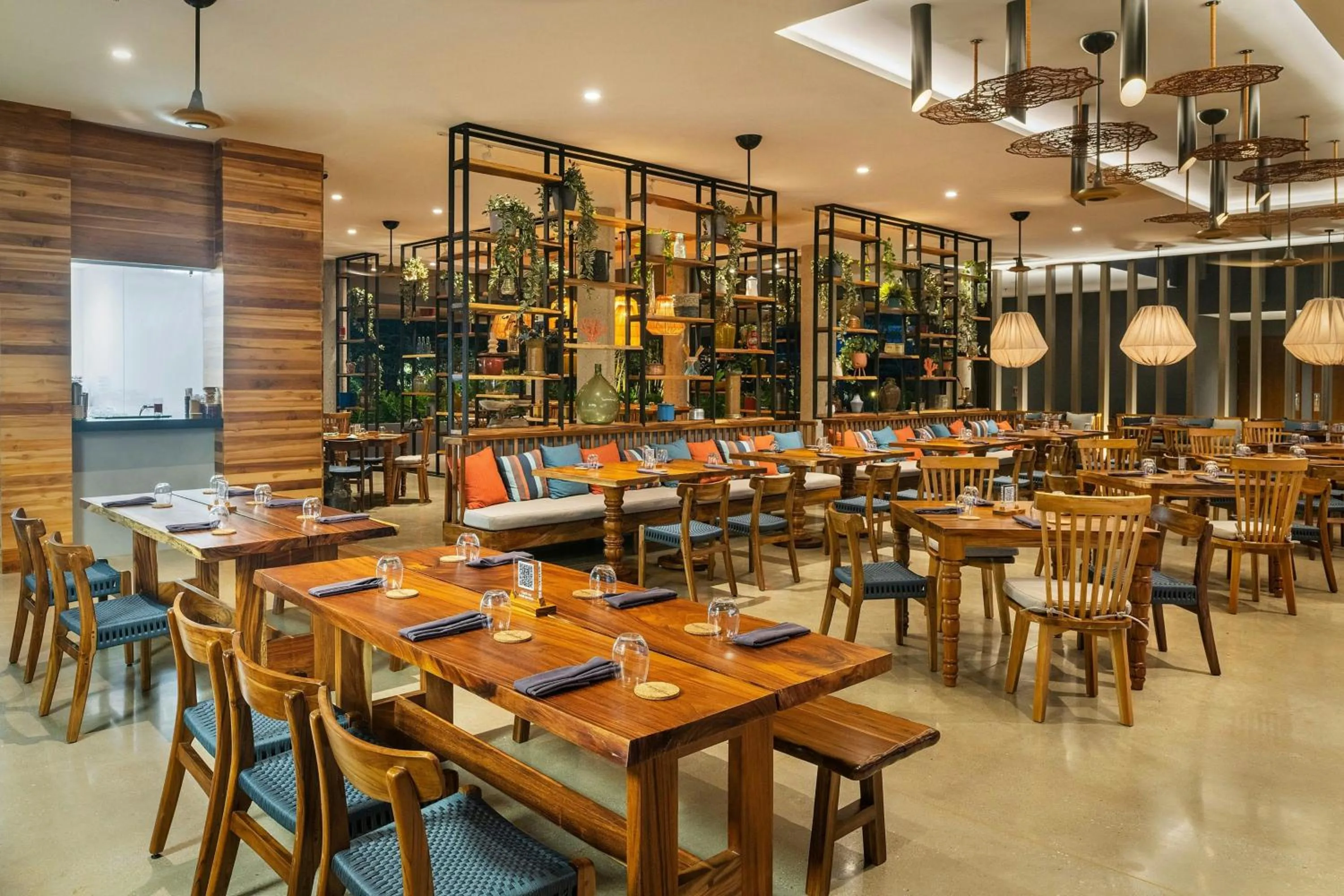 Restaurant/places to eat in El Mangroove Papagayo, Autograph Collection
