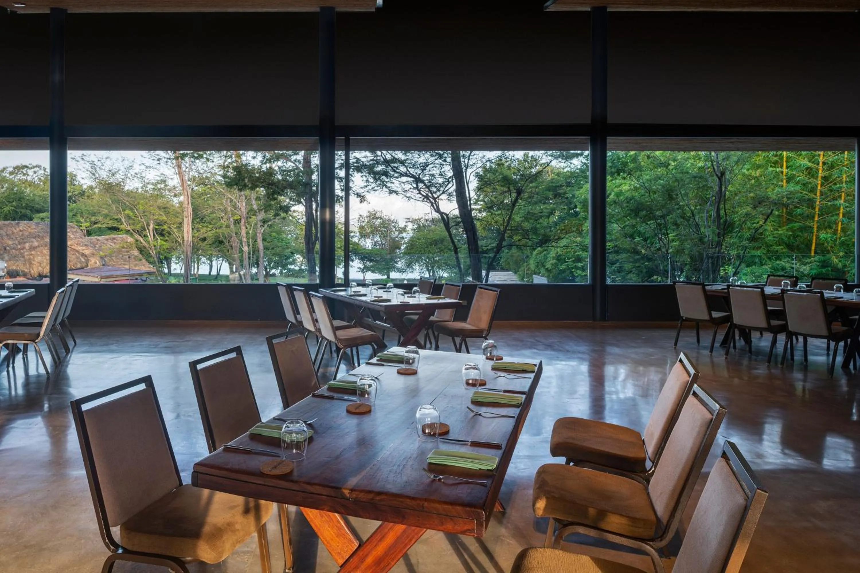 Restaurant/places to eat in El Mangroove Papagayo, Autograph Collection