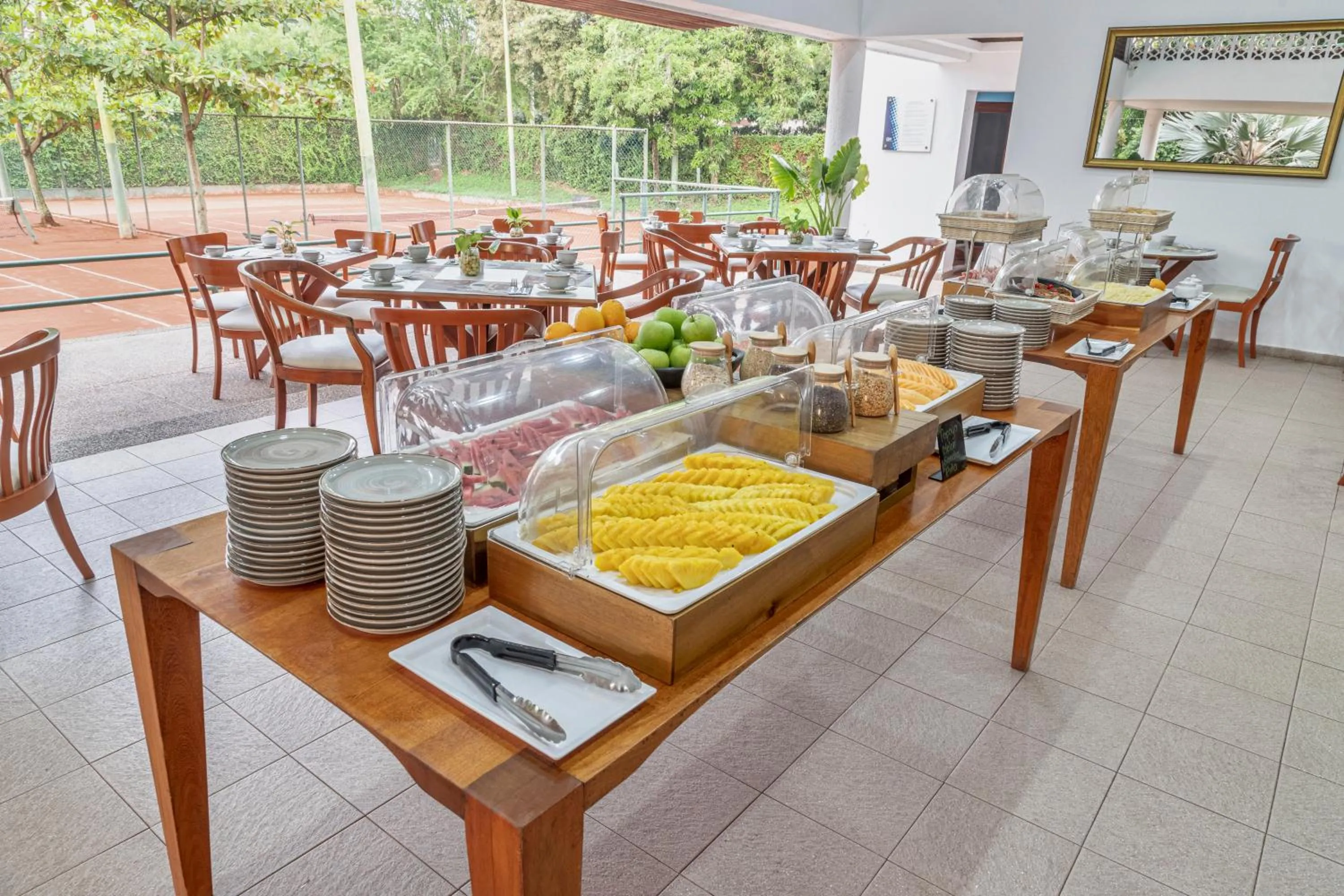 Restaurant/places to eat in GHL Hotel Club el Puente