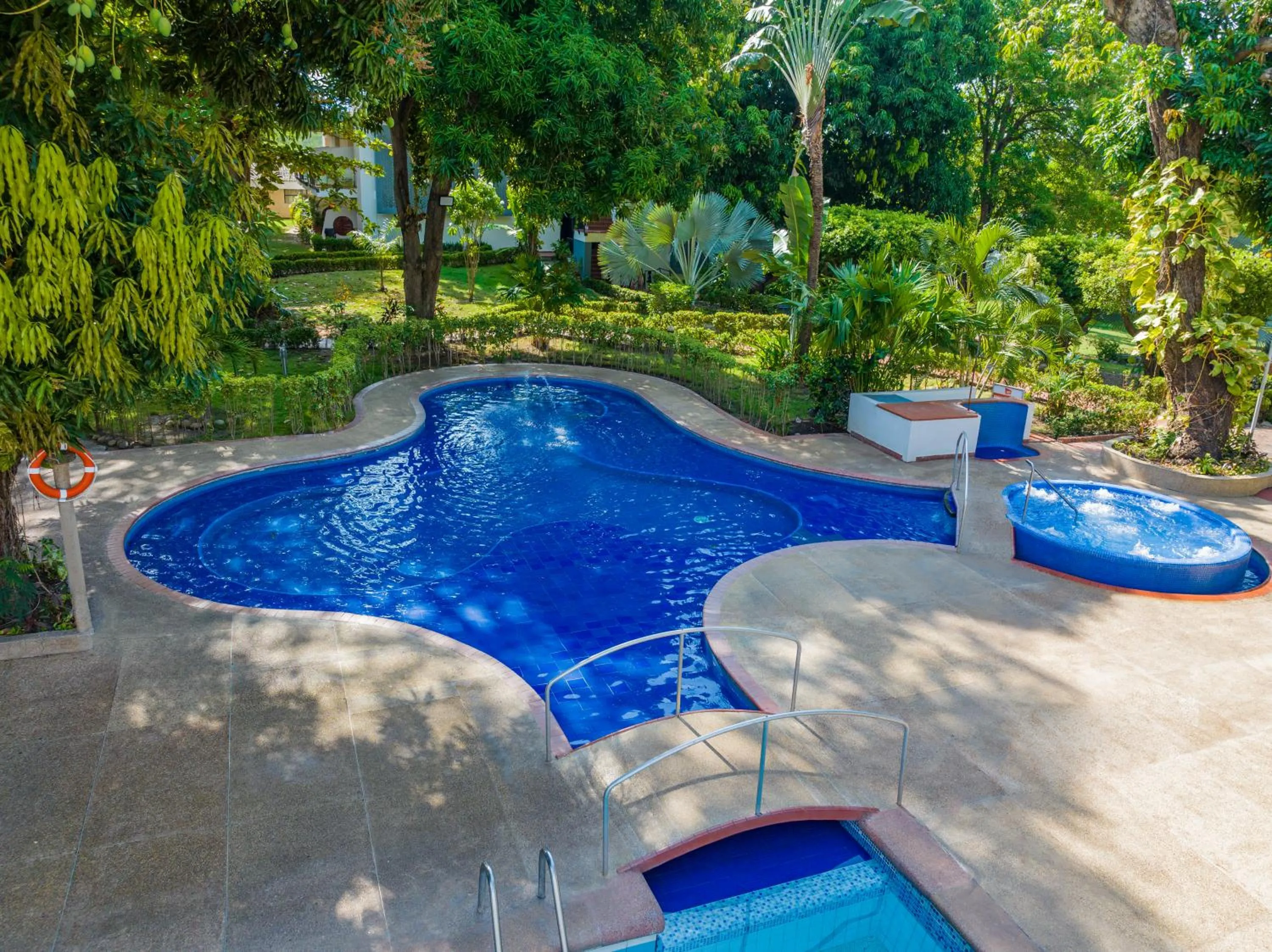 Swimming pool in GHL Hotel Club el Puente