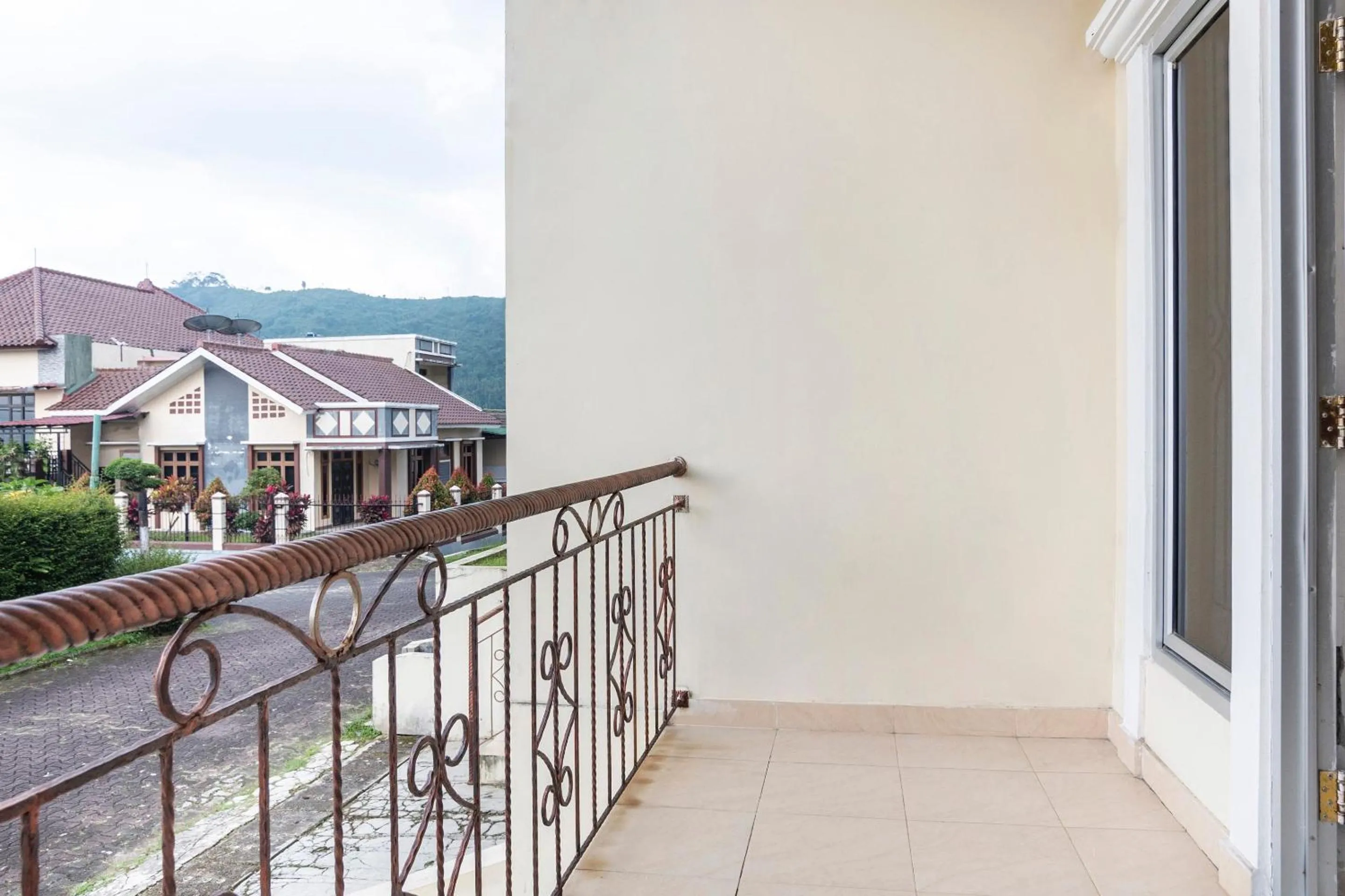 Balcony/Terrace in Hotel O Grand Suites Palace Syariah