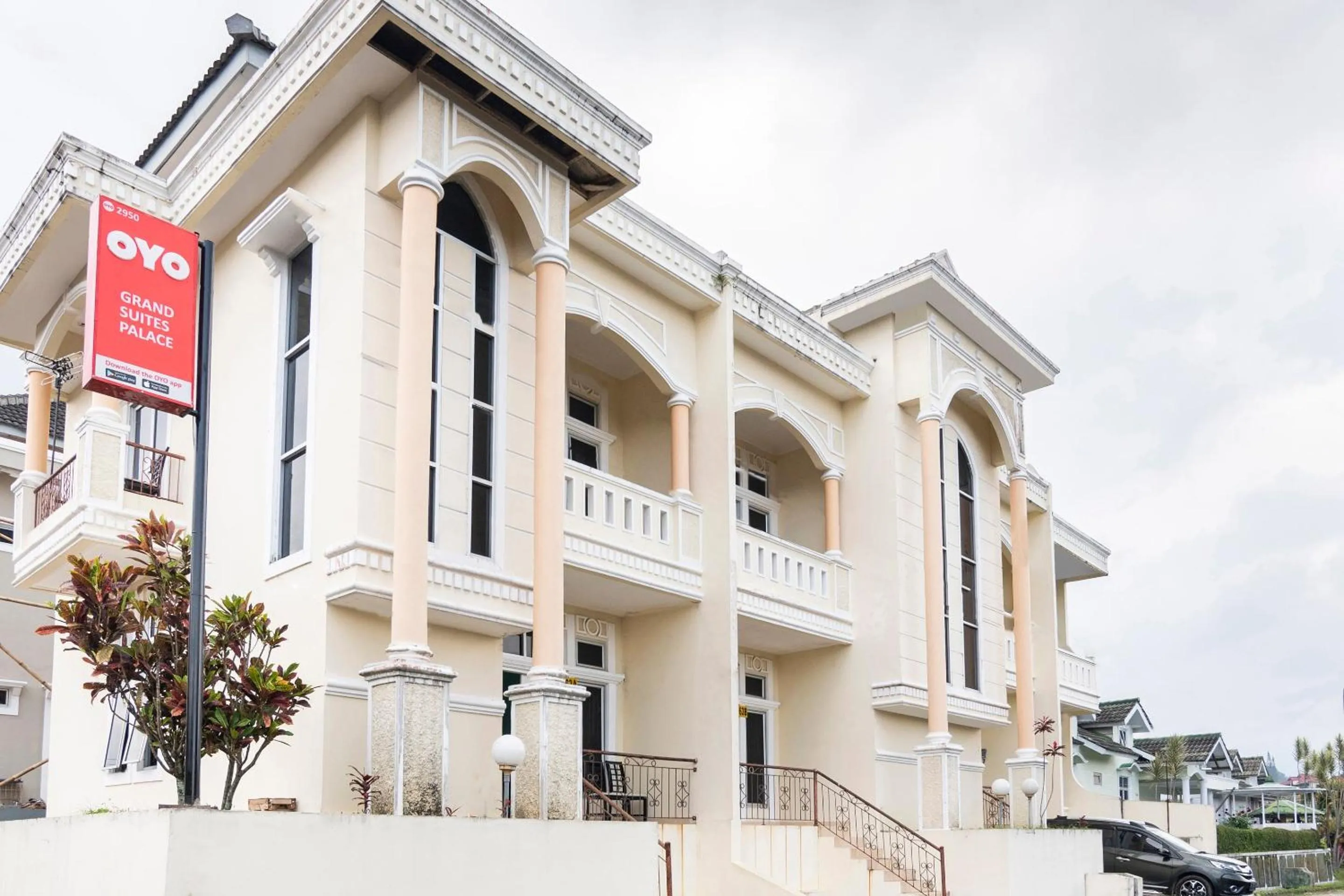 Facade/entrance in Hotel O Grand Suites Palace Syariah