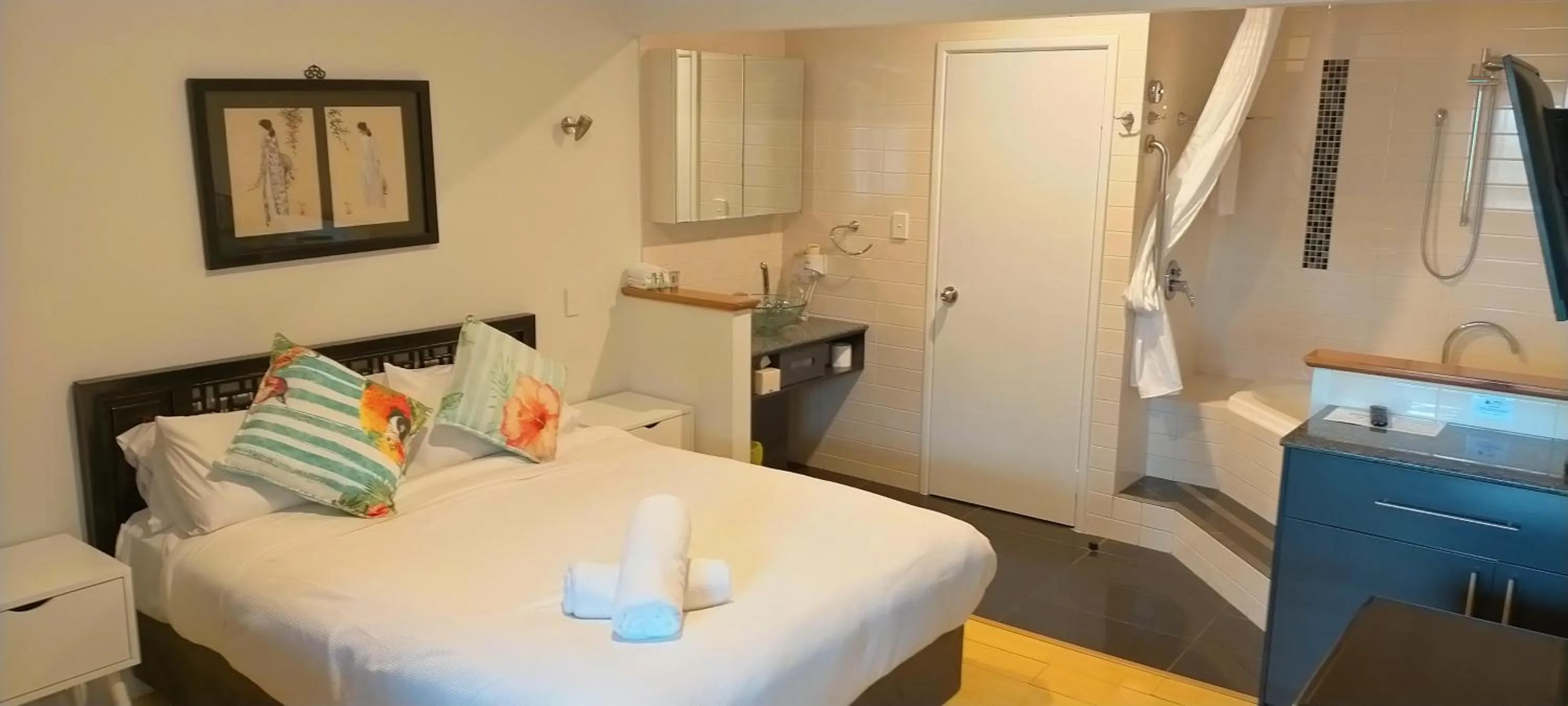 Bed in Dunsborough Bay Village Resort Suites
