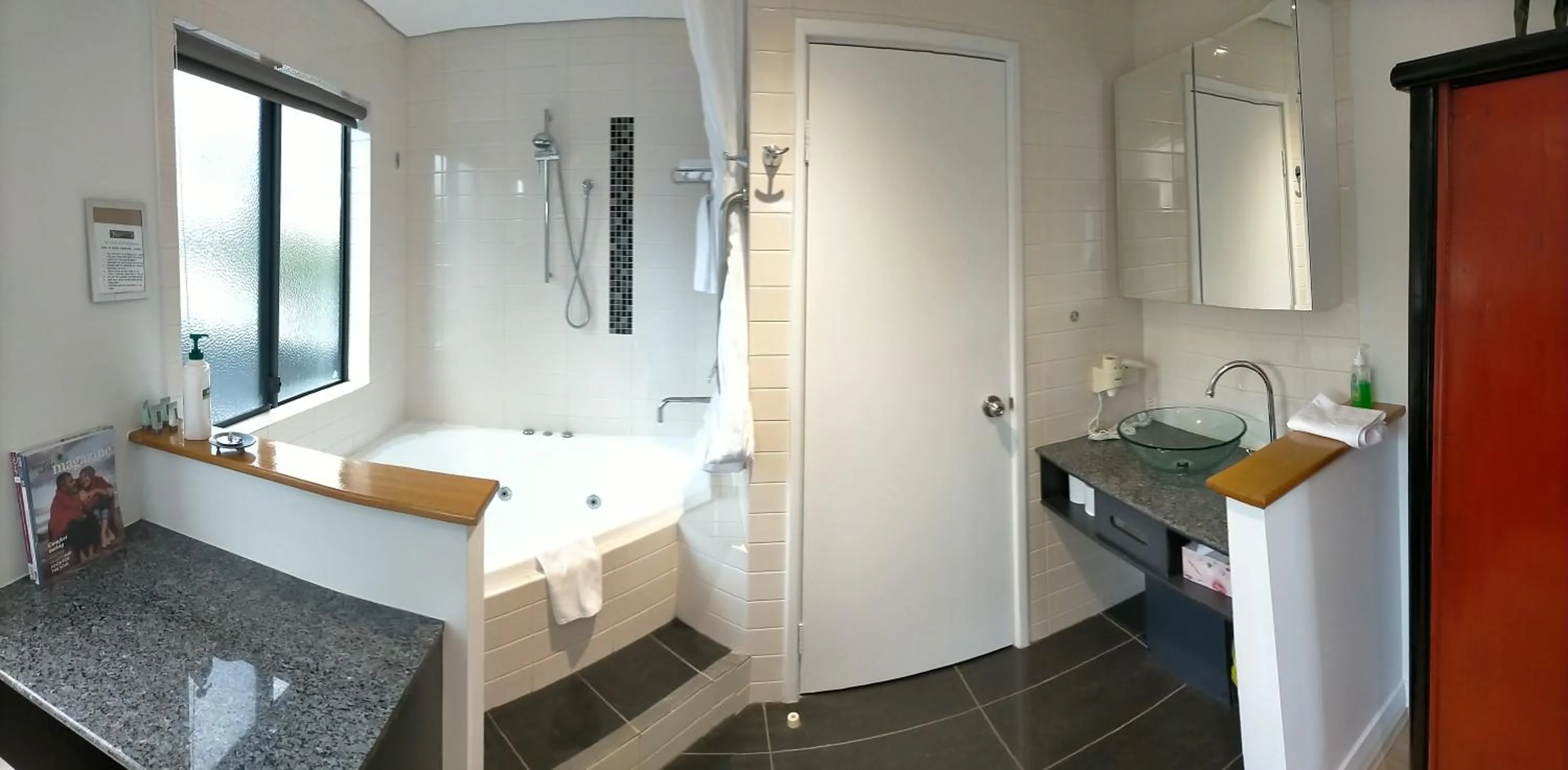 Bathroom, Bed in Dunsborough Bay Village Resort Suites