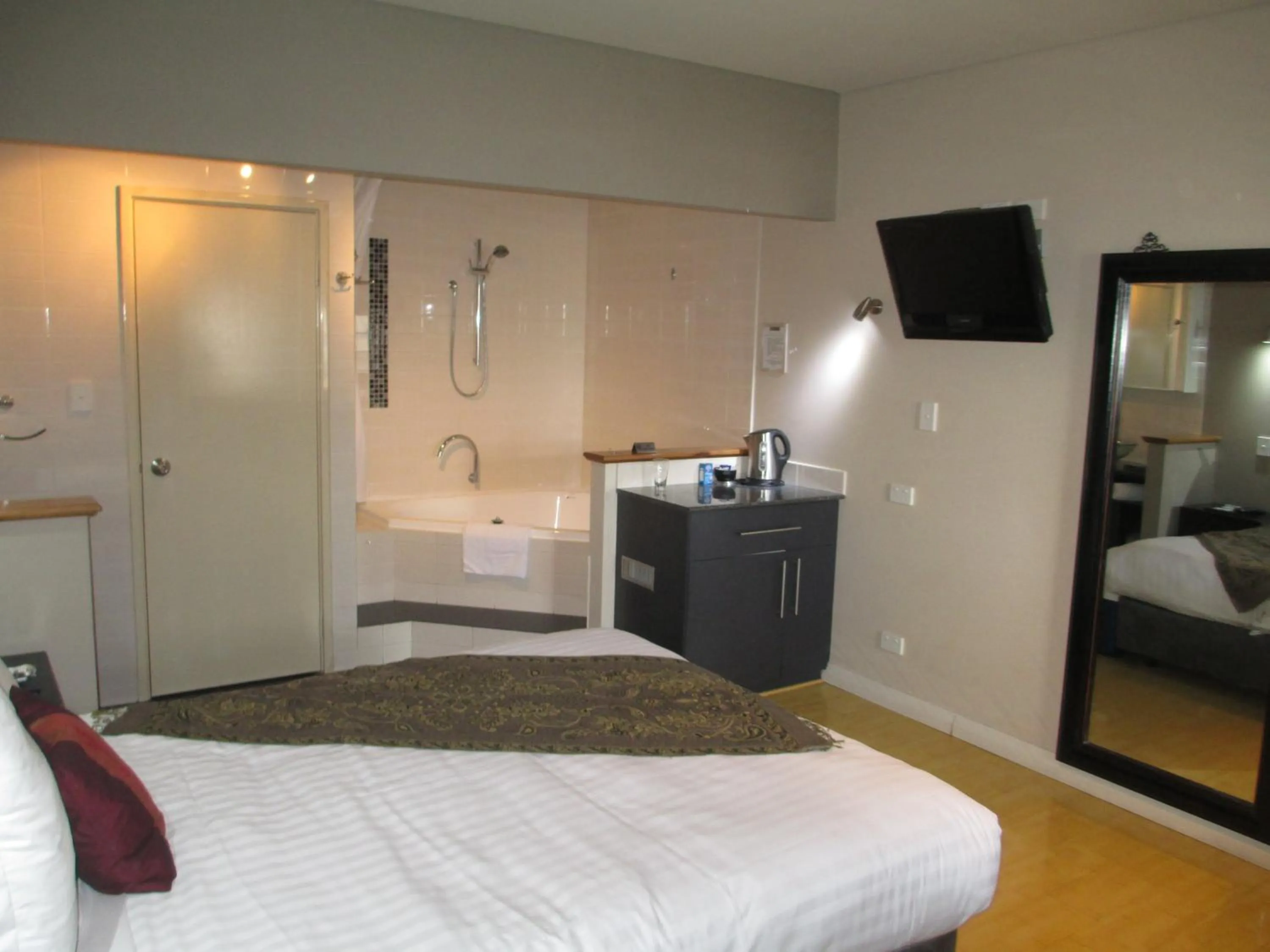 Bed in Dunsborough Bay Village Resort Suites