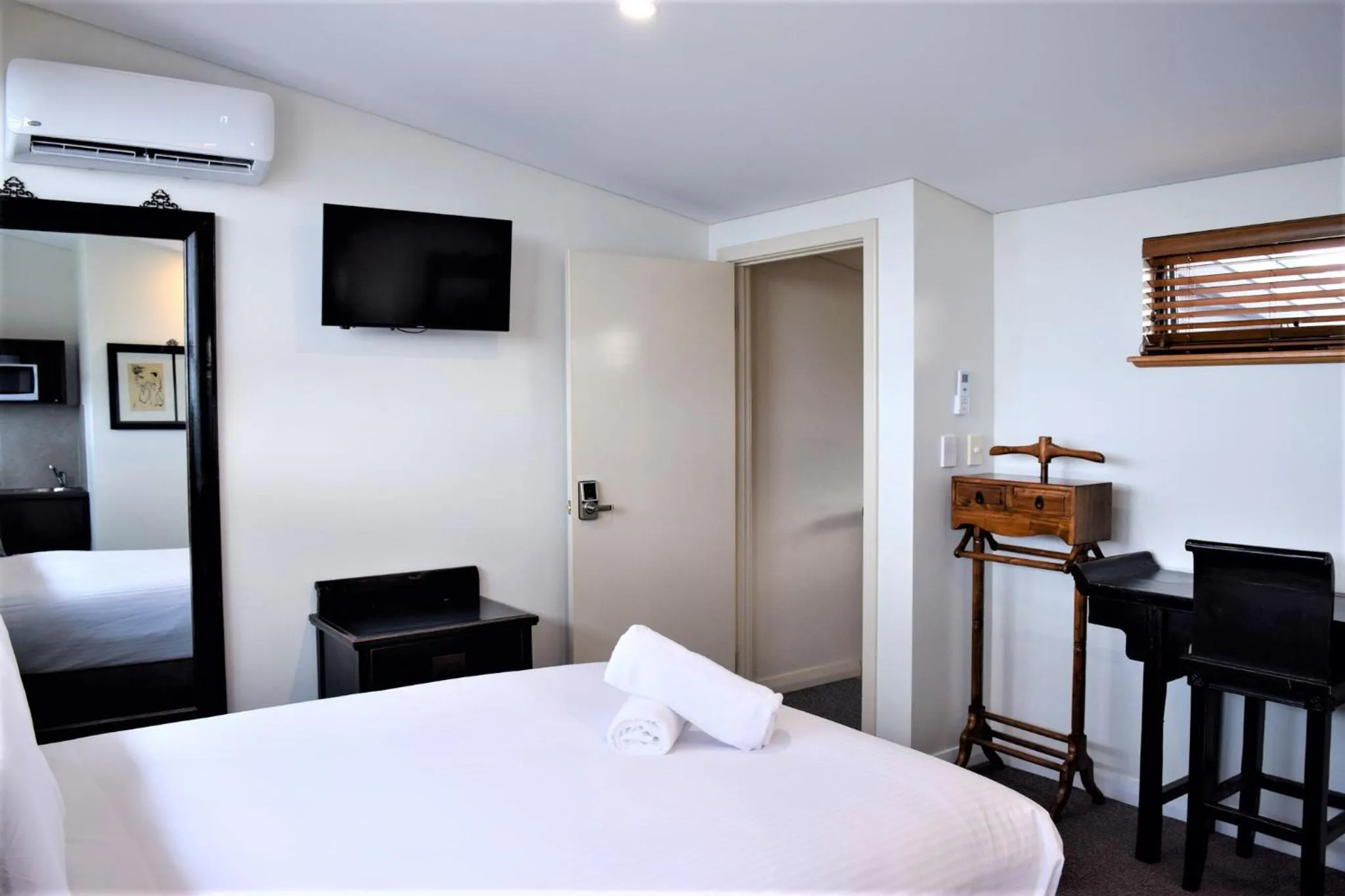 Bed in Dunsborough Bay Village Resort Suites