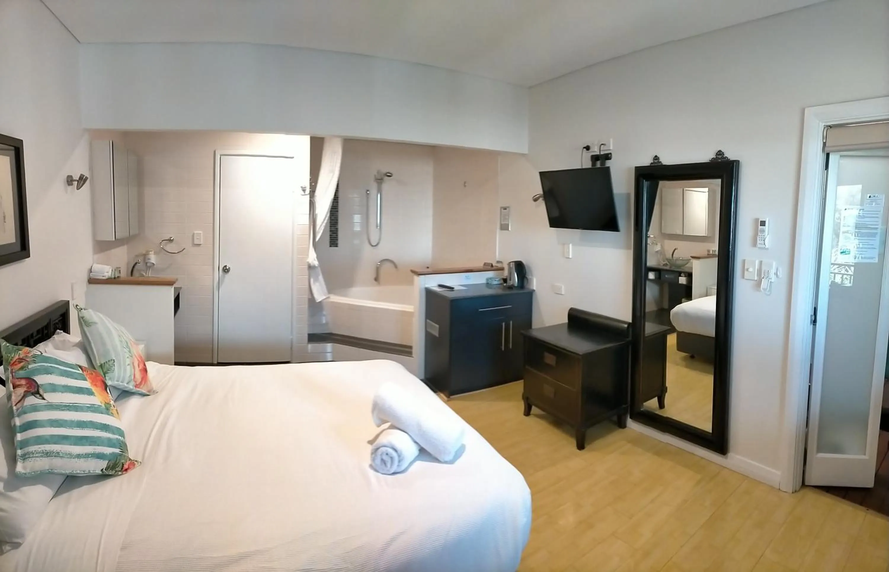 Bed in Dunsborough Bay Village Resort Suites