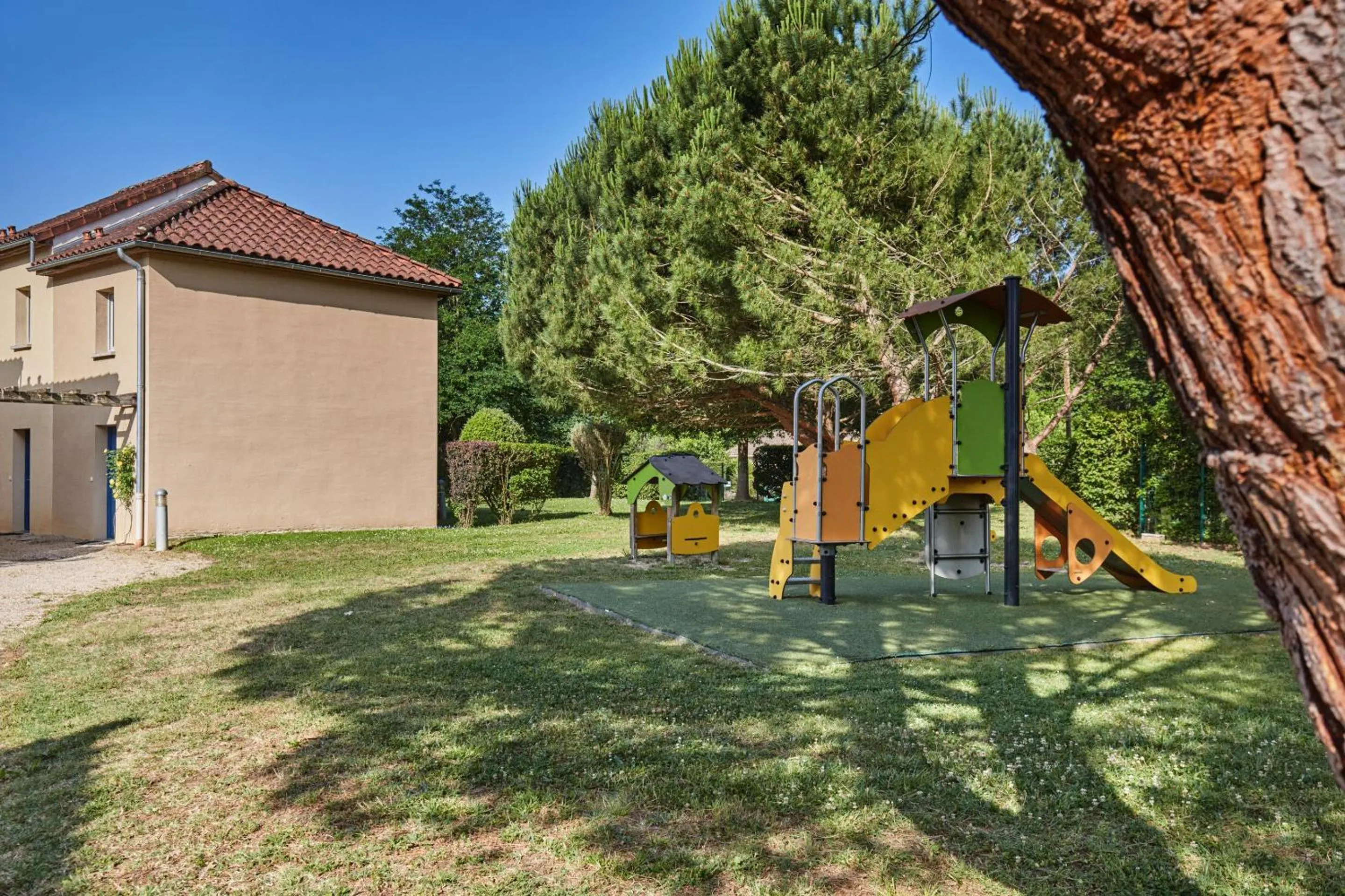 Children play ground in Résidence Odalys Le Hameau du Moulin