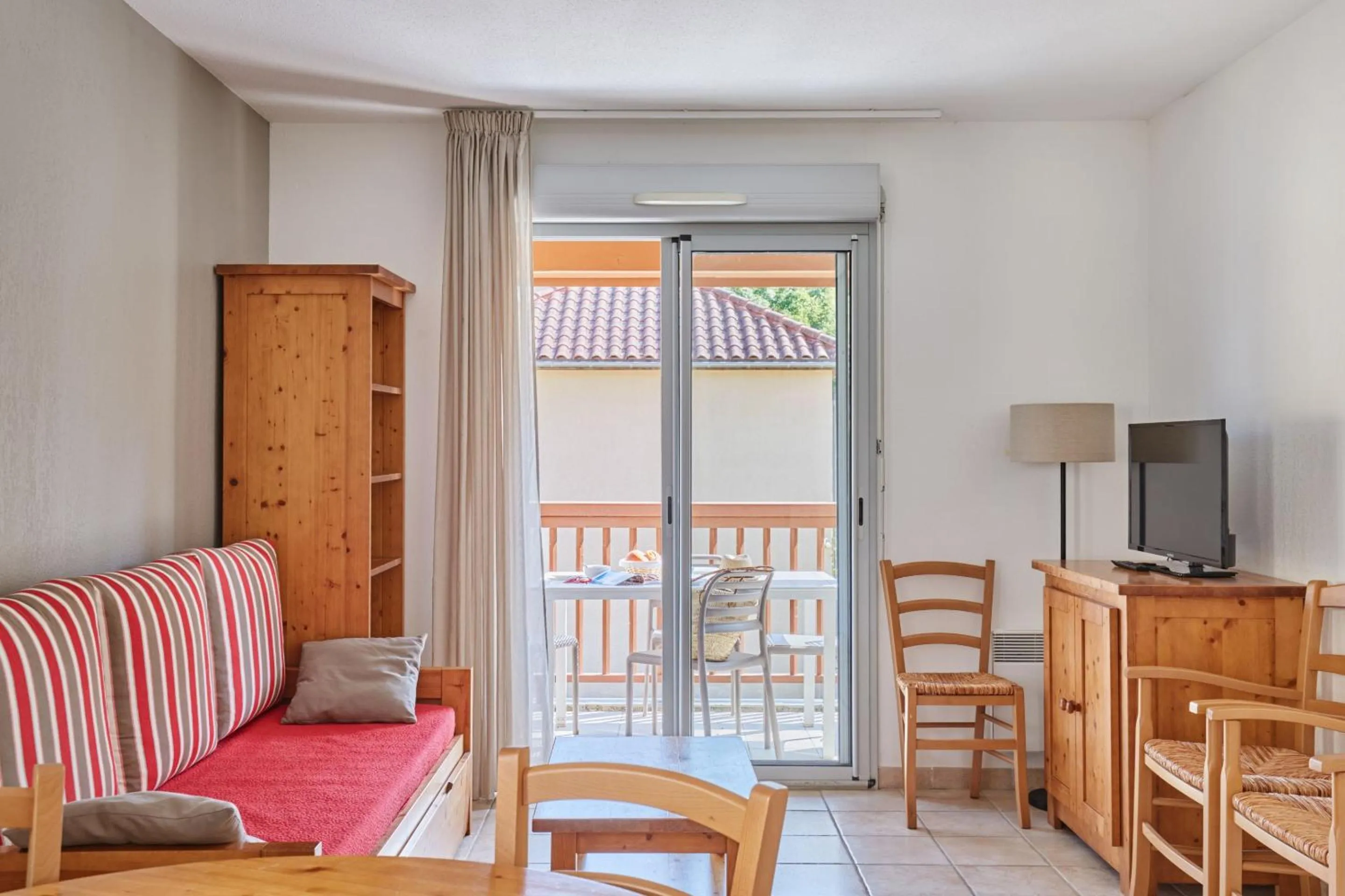 Dining area in Résidence Odalys Le Hameau du Moulin