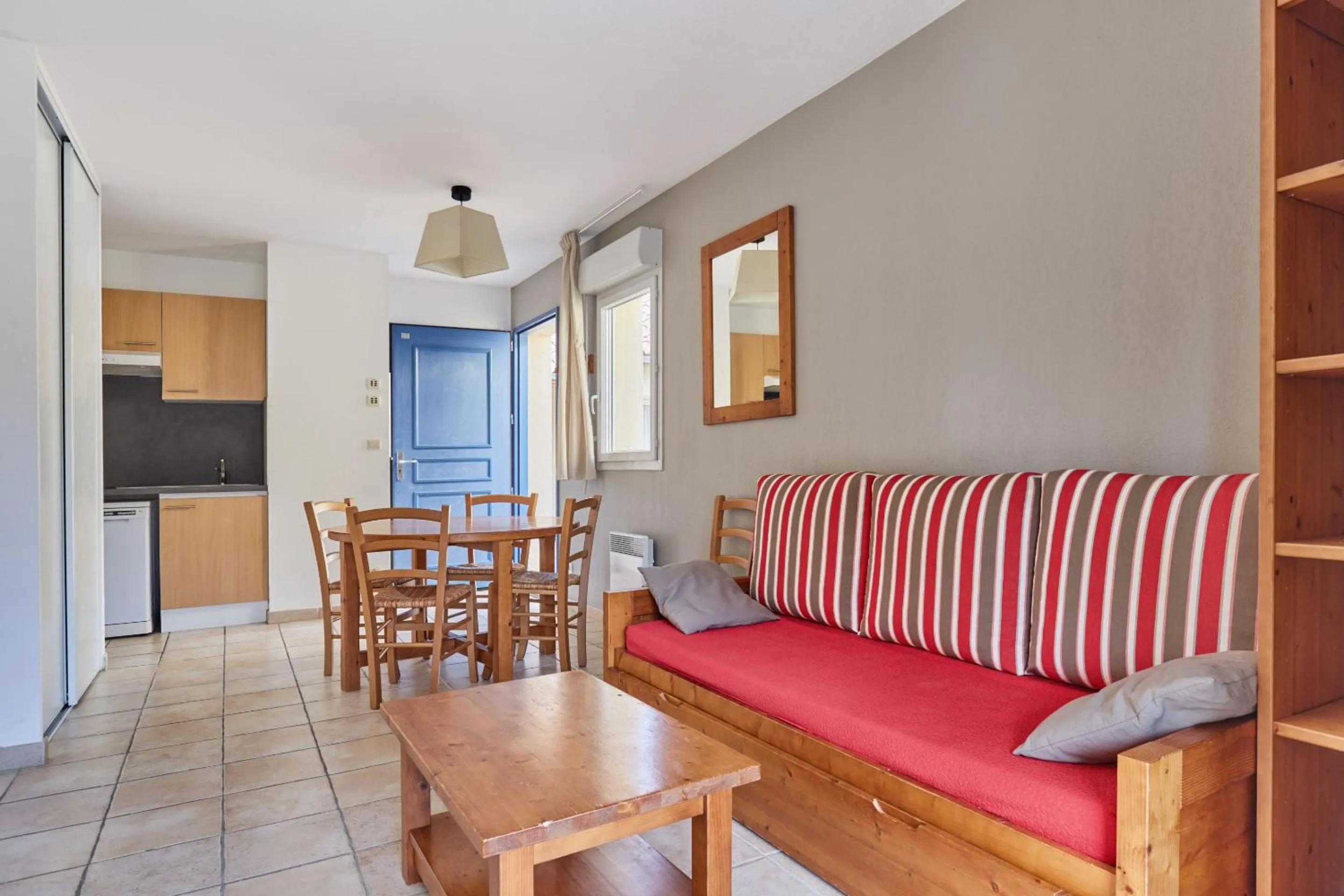 Dining area in Résidence Odalys Le Hameau du Moulin