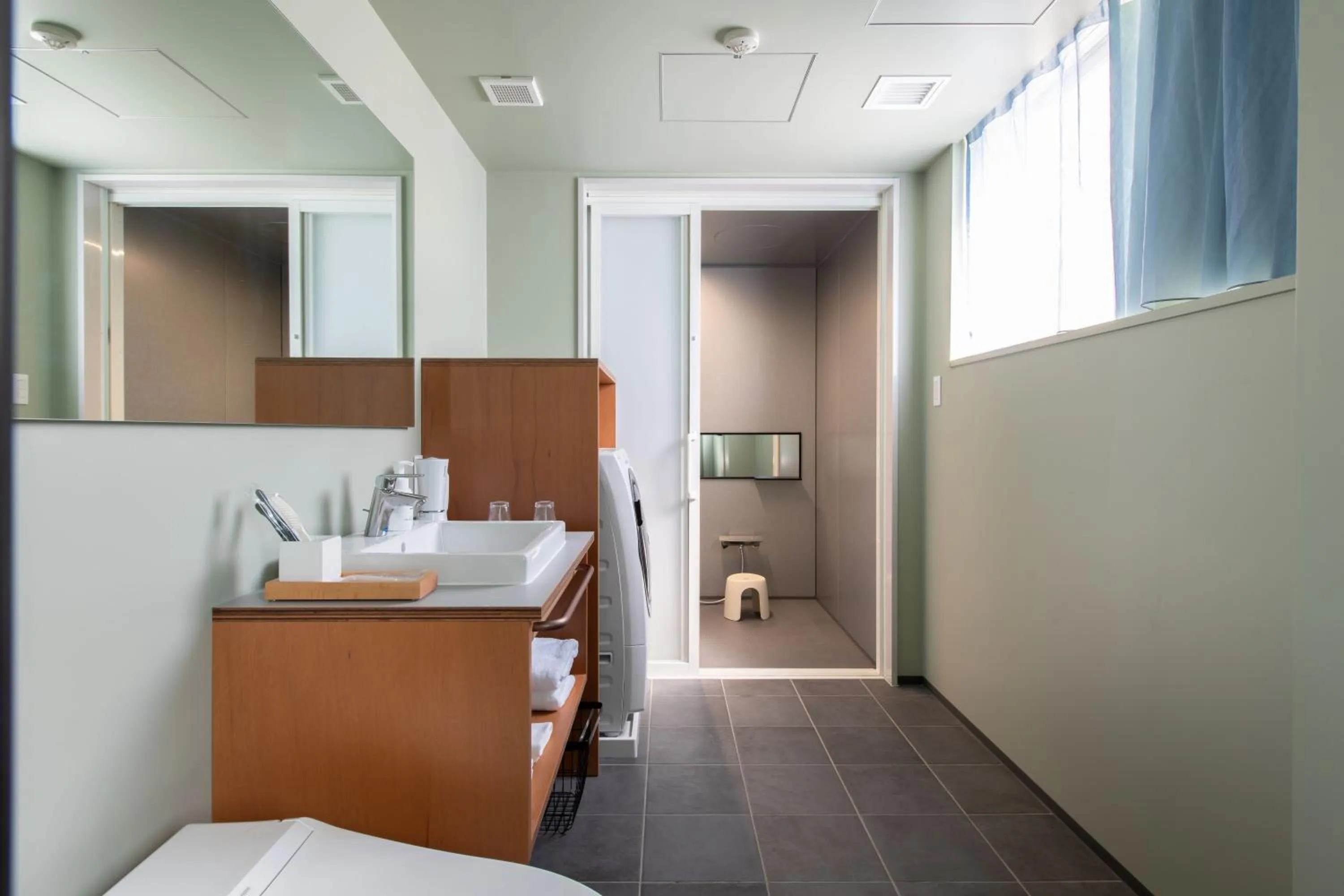 Photo of the whole room in KAIKA Tokyo by THE SHARE HOTELS