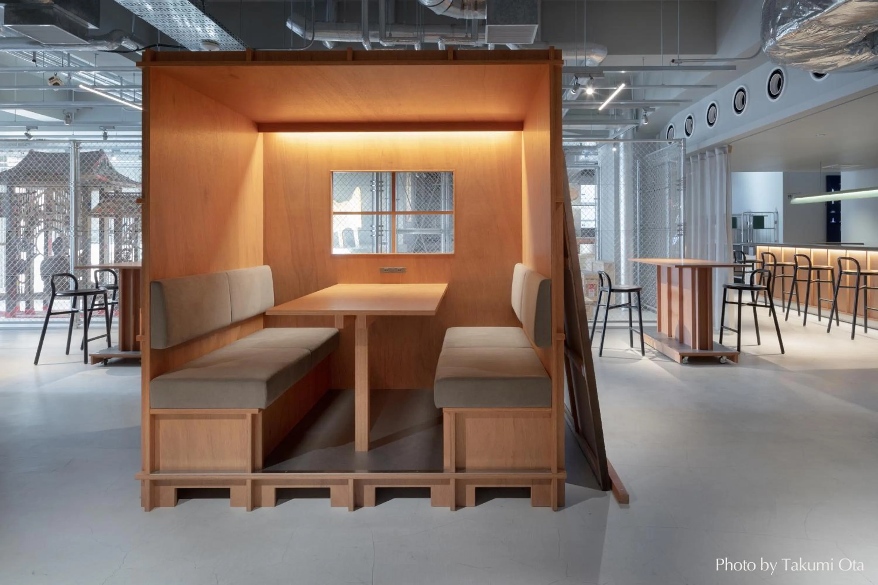 Lounge or bar in KAIKA Tokyo by THE SHARE HOTELS