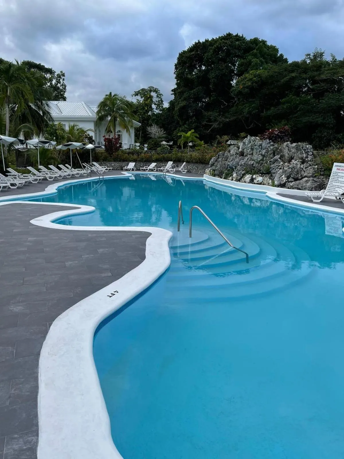 Pool view in Jamaica Palace Hotel